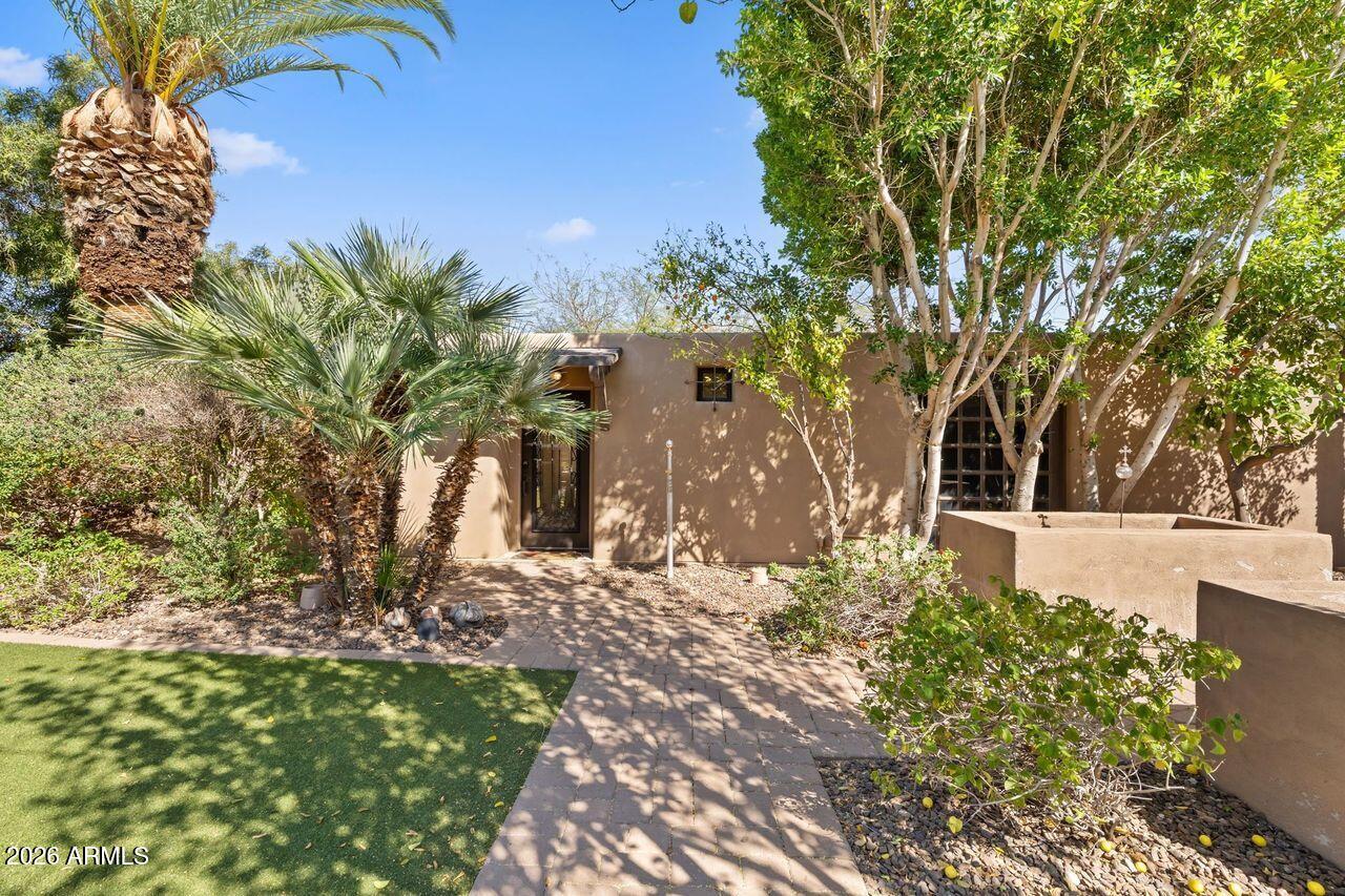 PARADISE VALLEY COUNTRY ESTATES - Residential