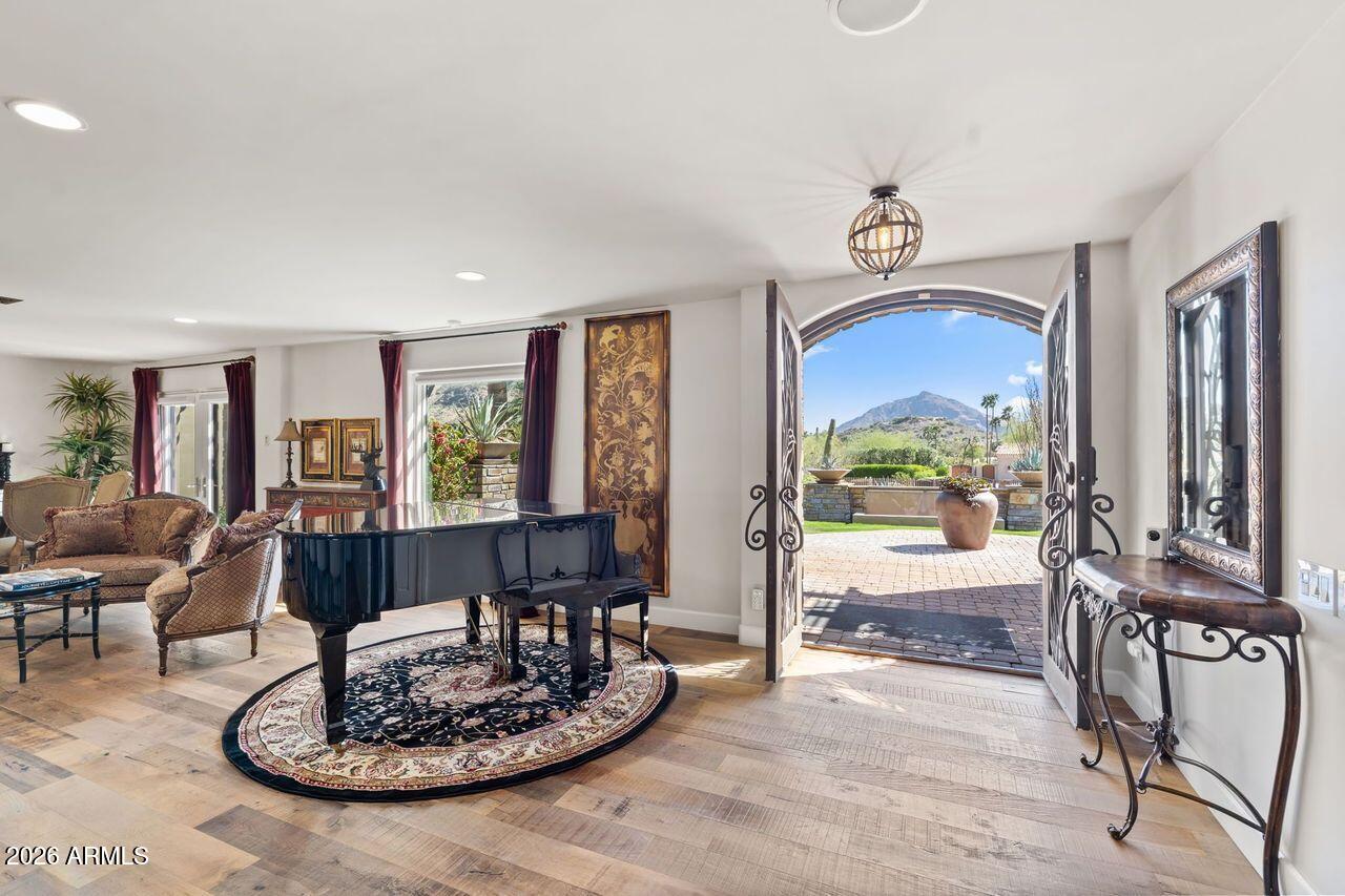 PARADISE VALLEY COUNTRY ESTATES - Residential