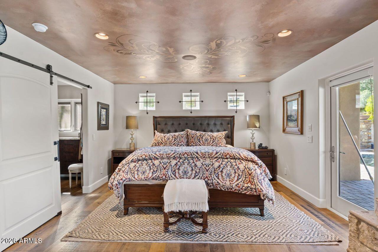 PARADISE VALLEY COUNTRY ESTATES - Residential
