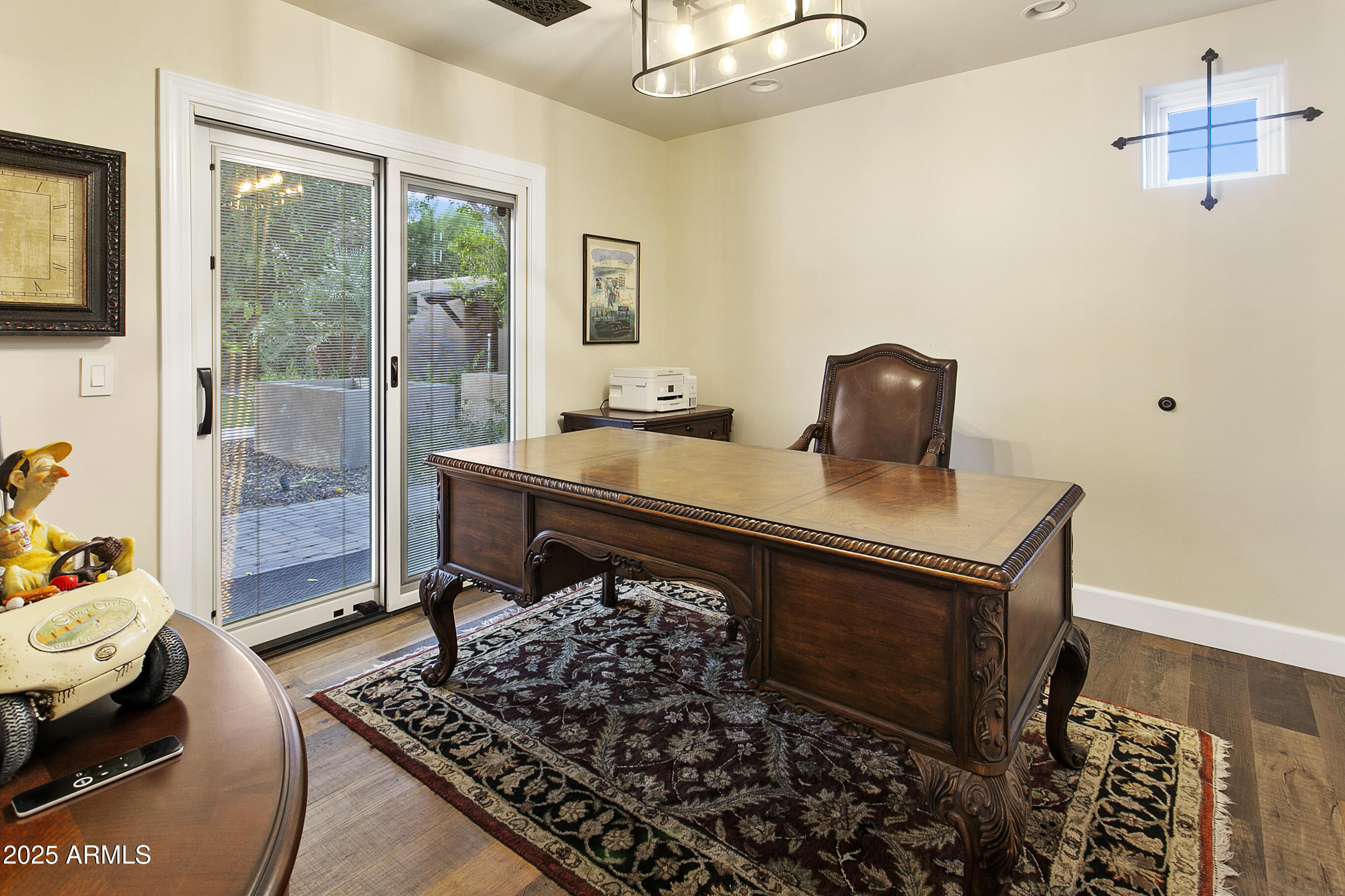 PARADISE VALLEY COUNTRY ESTATES - Residential