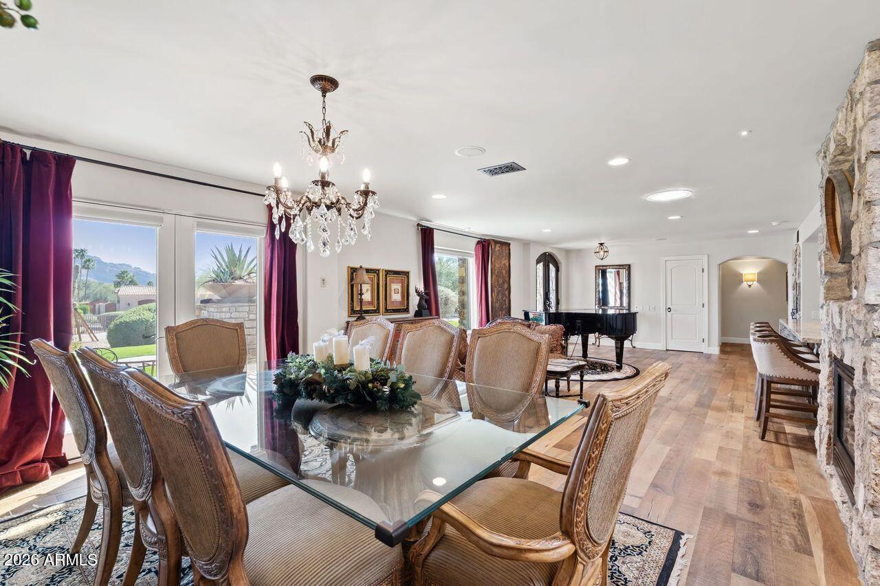 PARADISE VALLEY COUNTRY ESTATES - Residential
