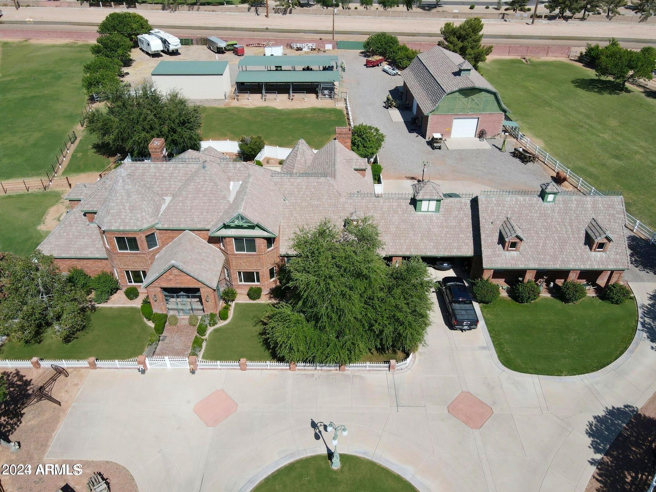 2025 S VAL VISTA Drive