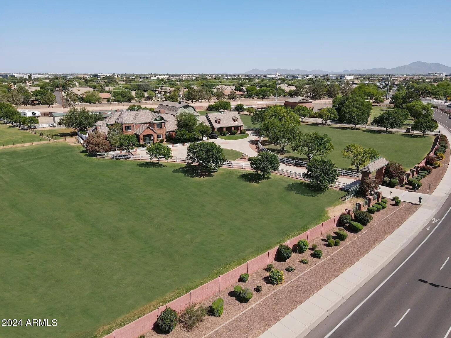 2025 S VAL VISTA Drive