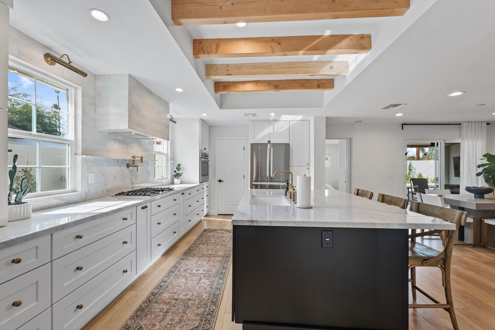 4244 N 35th Place