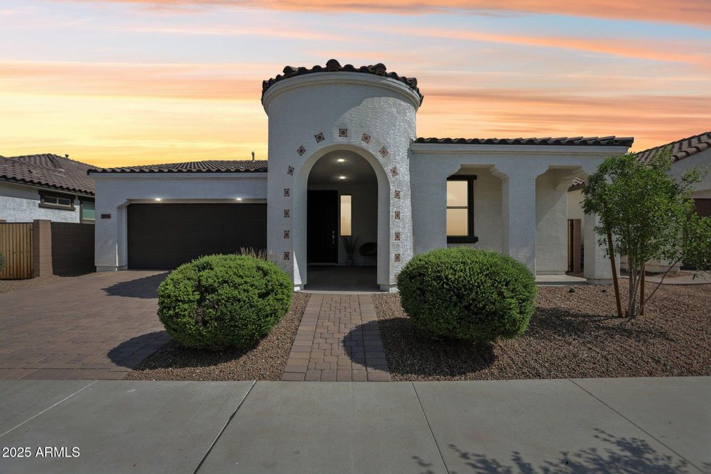 Photo of 22964 E Via Del Sol, Queen Creek, AZ 85142 (MLS # 6985008)