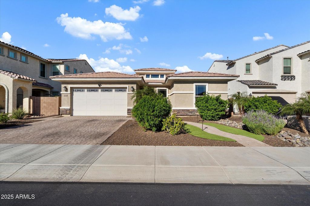 Photo of 7424 W Jasmine Trail, Peoria, AZ 85383 (MLS # 6952107)