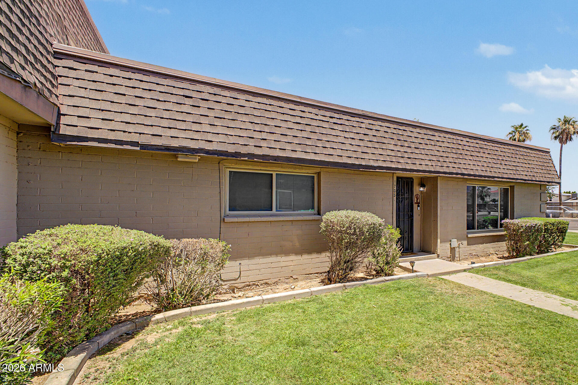 1733 E ELLIS Drive