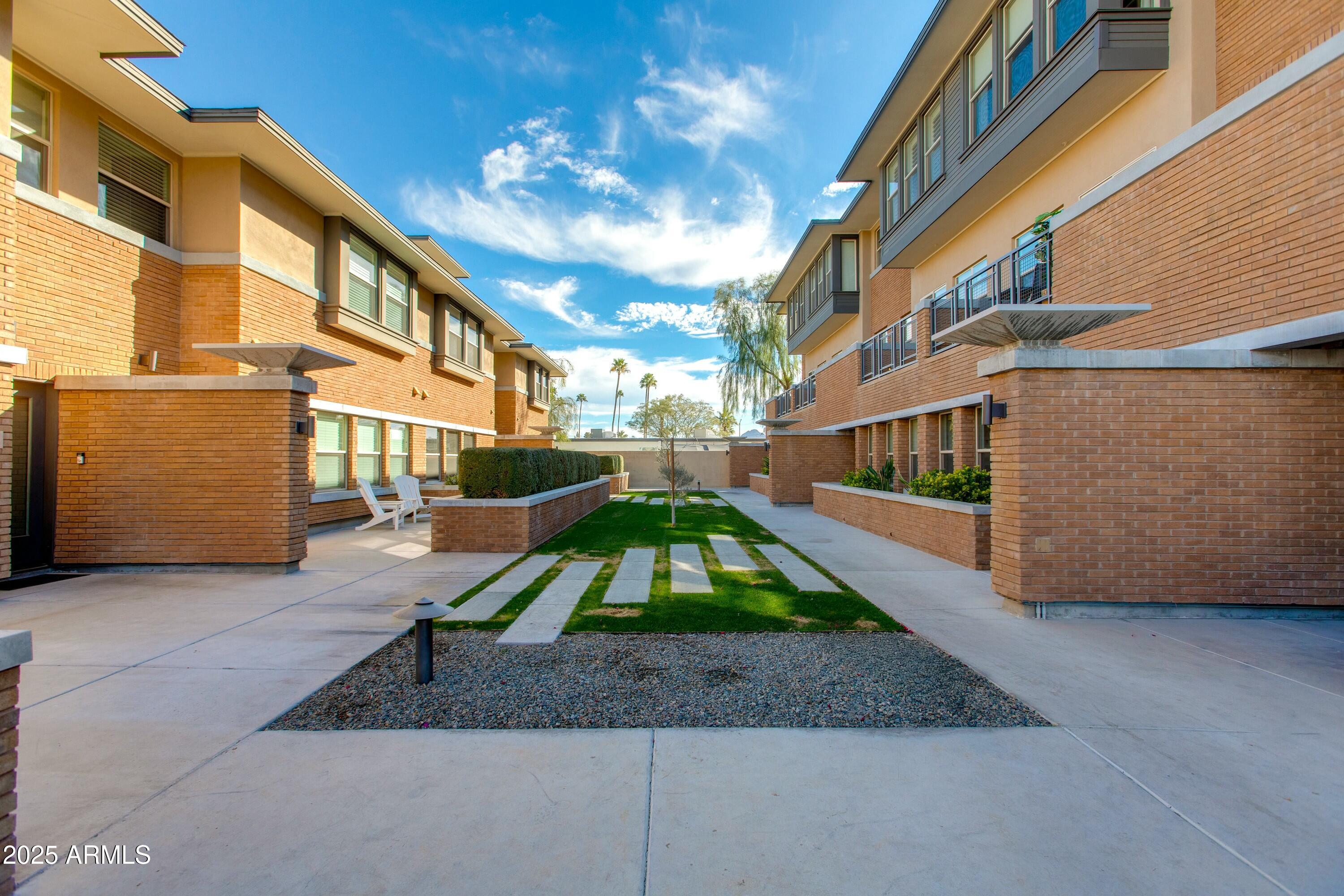 1400 E BETHANY HOME Road 27