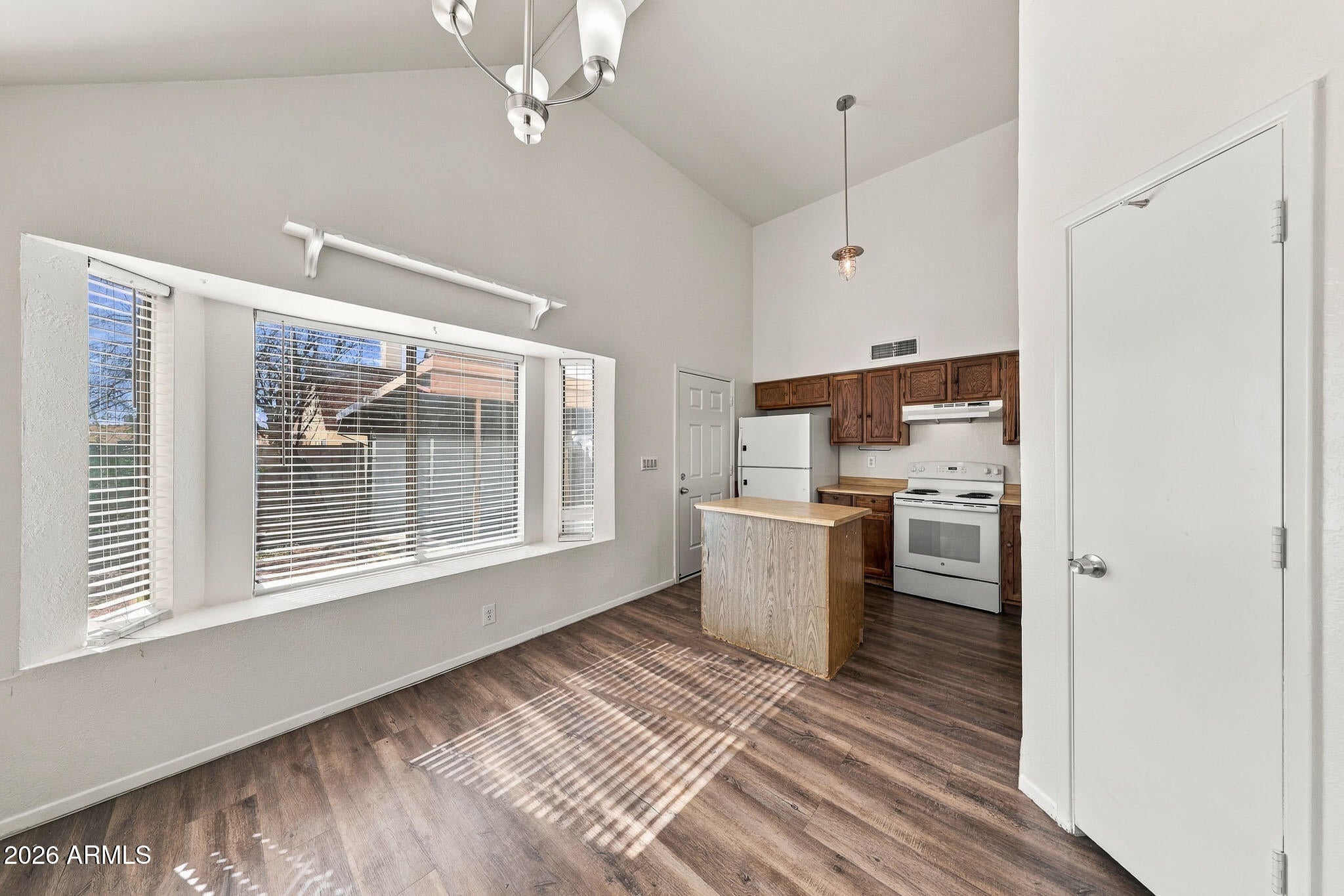 2235 W ROSE GARDEN Lane