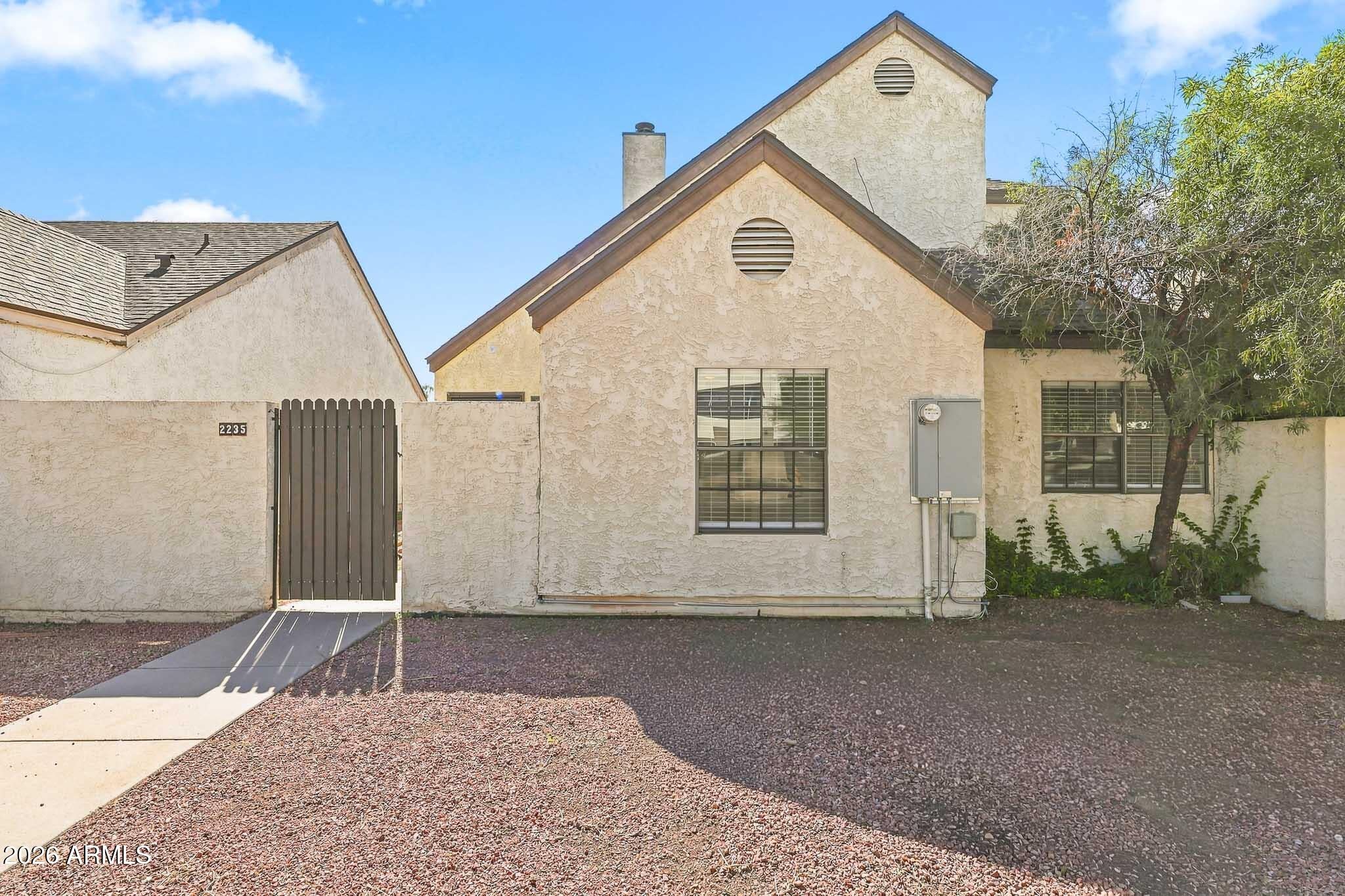 2235 W ROSE GARDEN Lane