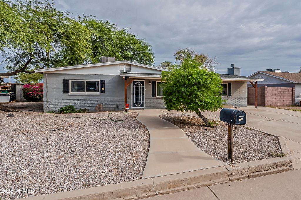 Photo of 226 W Cholla Street, Casa Grande, AZ 85122 (MLS # 6922211)