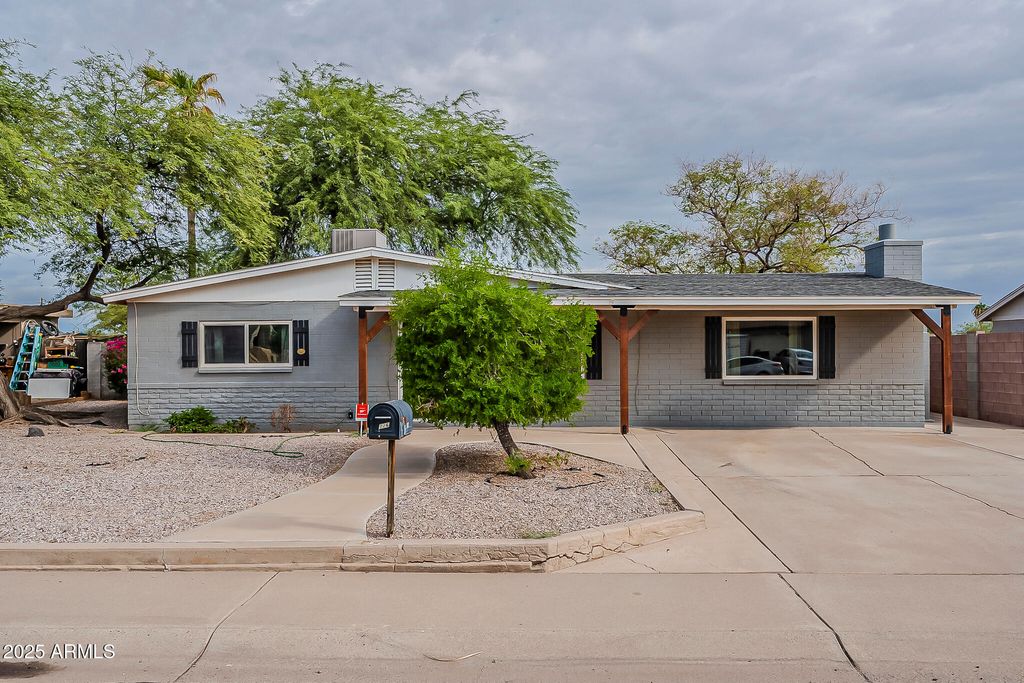 Photo of 226 W Cholla Street, Casa Grande, AZ 85122 (MLS # 6922211)