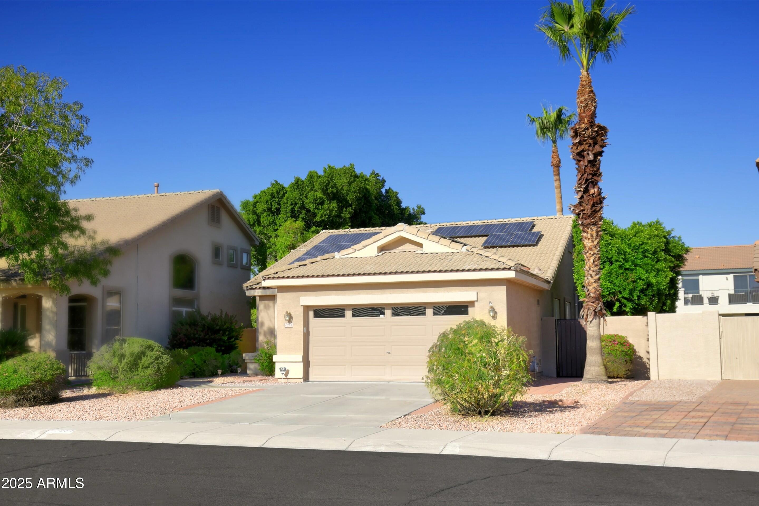 7054 W PONTIAC Drive