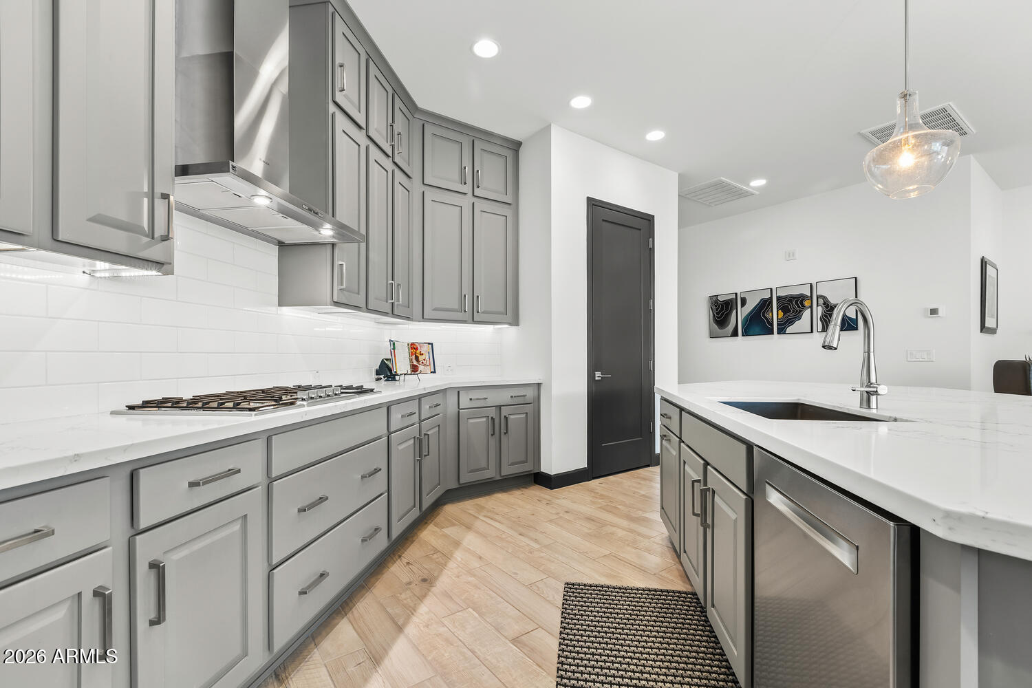 21257 W HILLCREST Boulevard