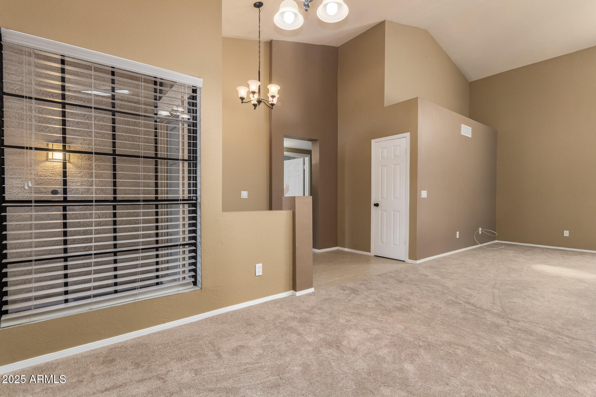 830 N CHOLLA Street