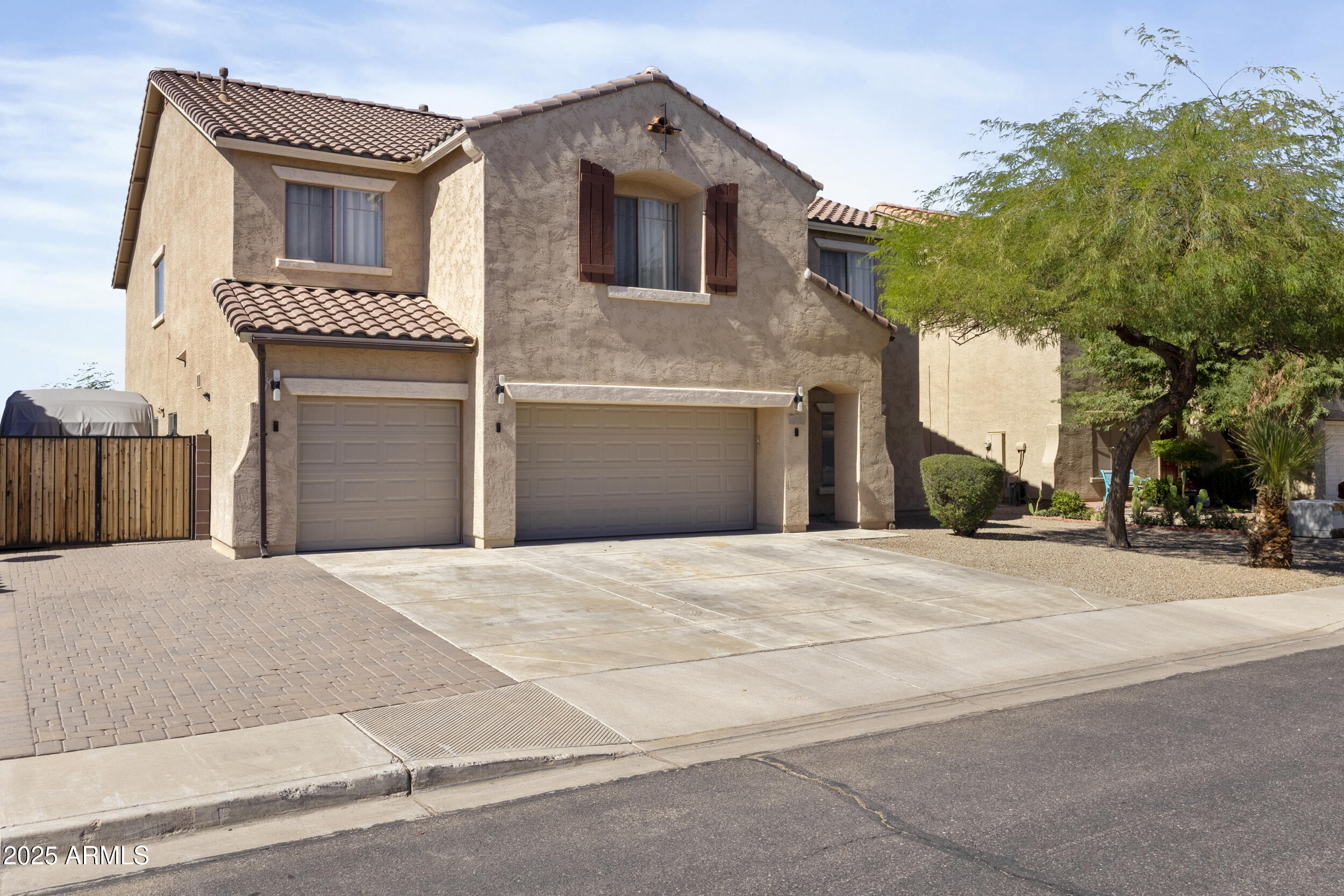 806 S 118TH Lane