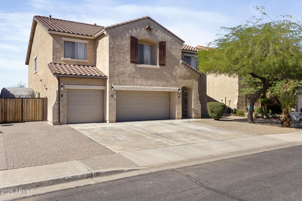 Photo of 806 S 118th Lane, Avondale, AZ 85323 (MLS # 6935413)