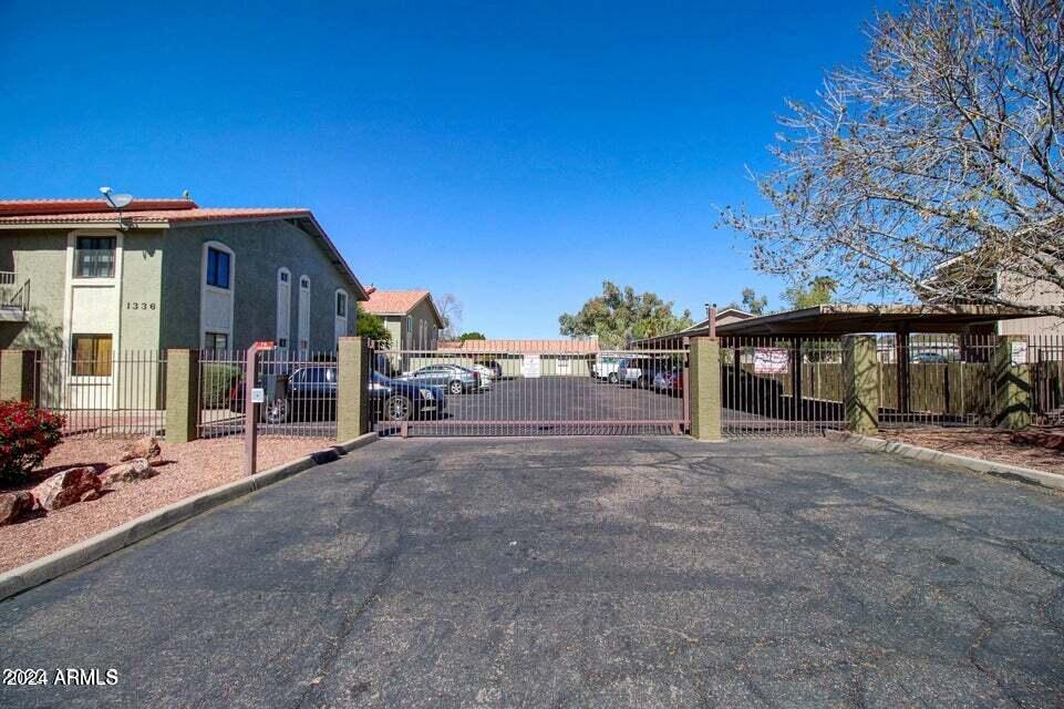 1336 E MOUNTAIN VIEW Road 202