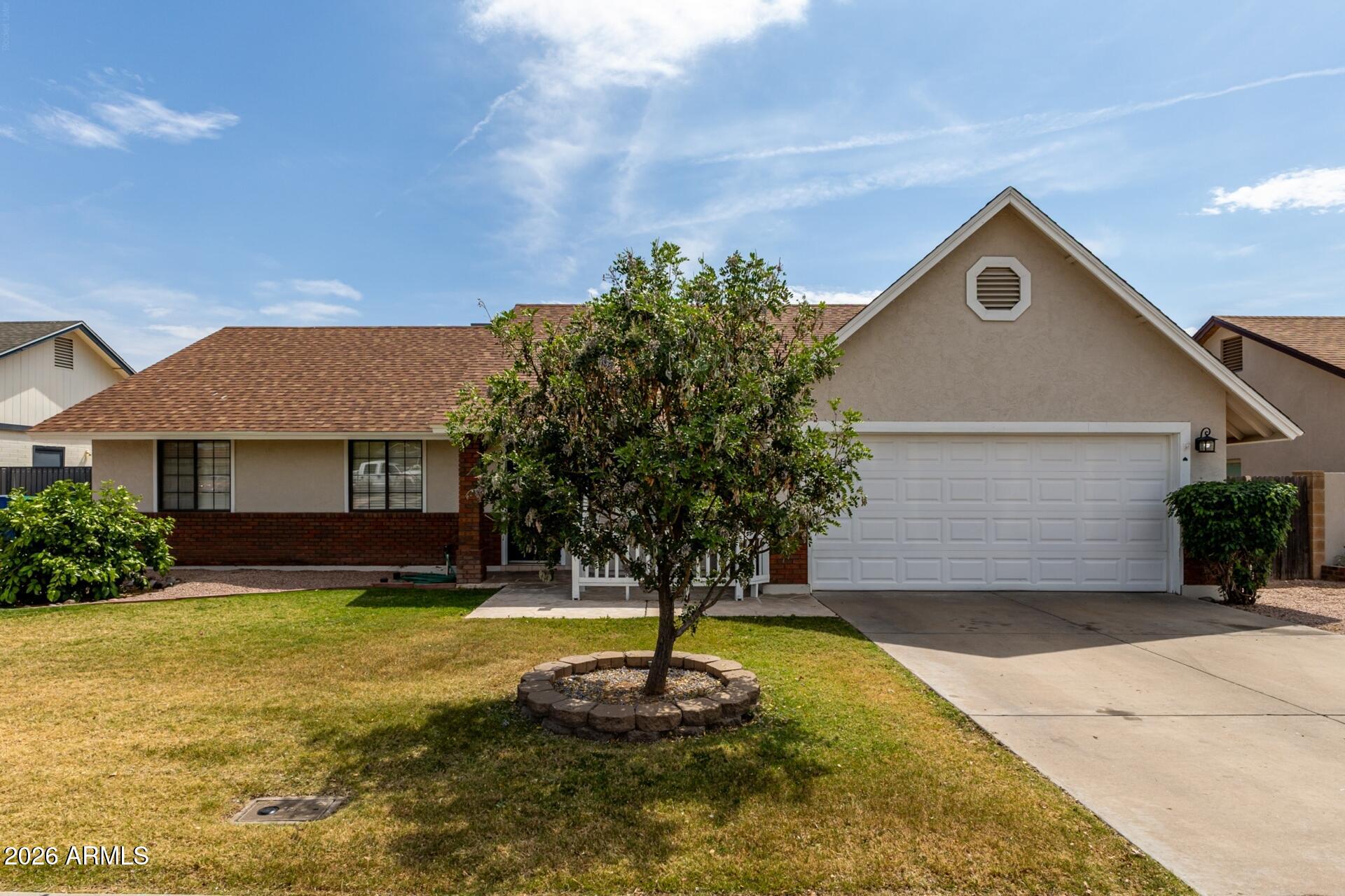 4021 E DES MOINES Street