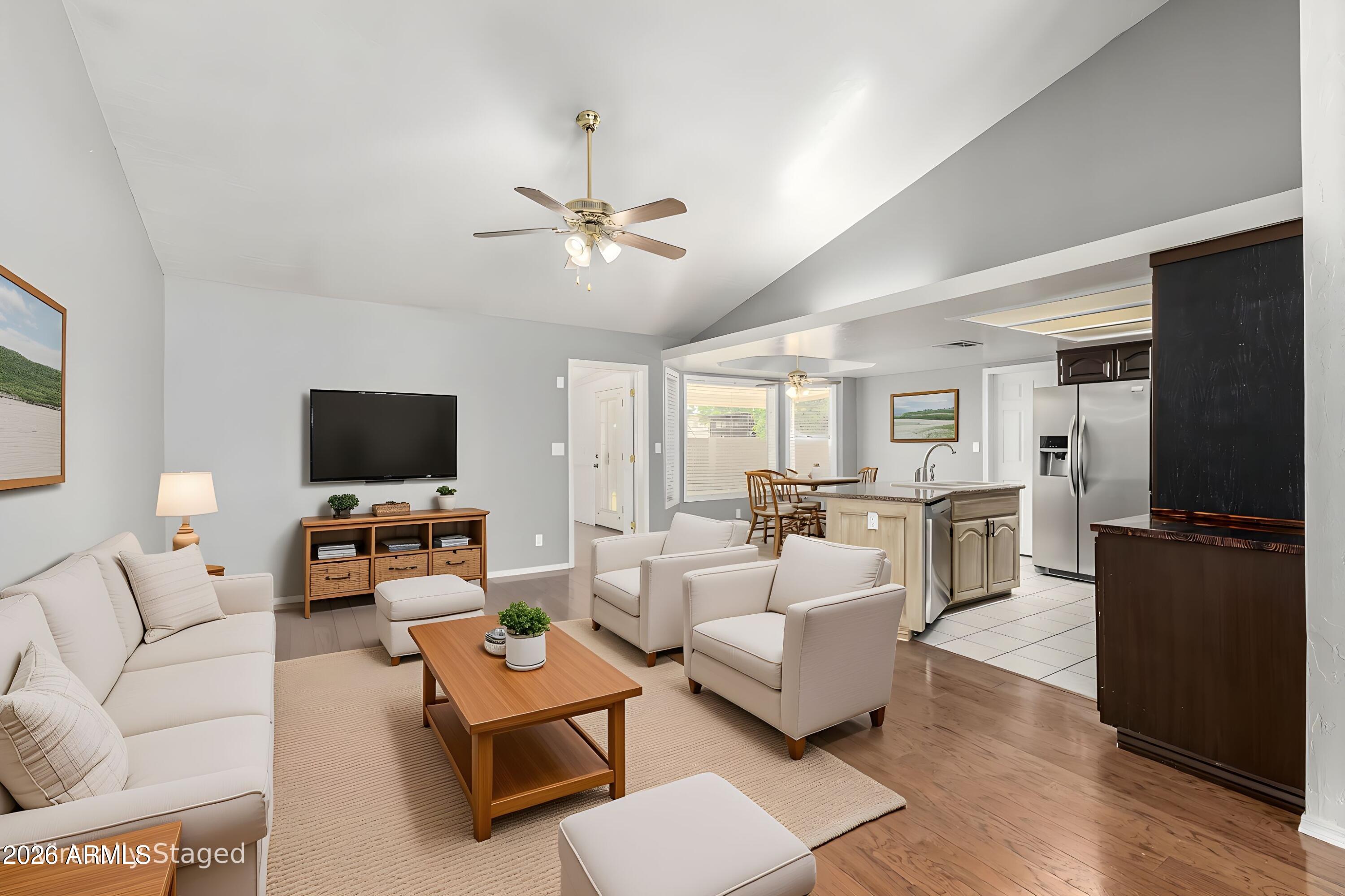 4021 E DES MOINES Street