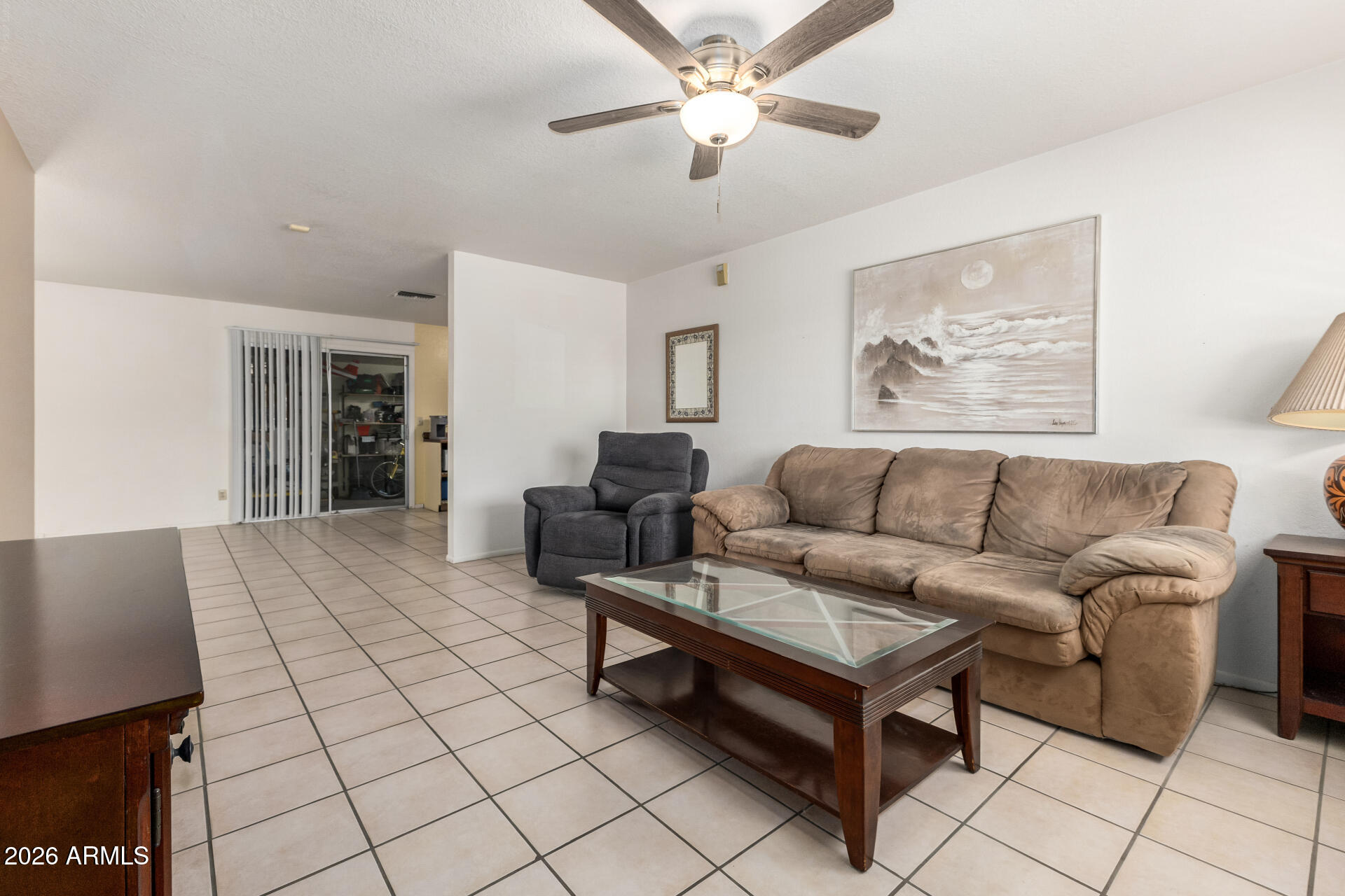 2040 E MONTE CRISTO Avenue