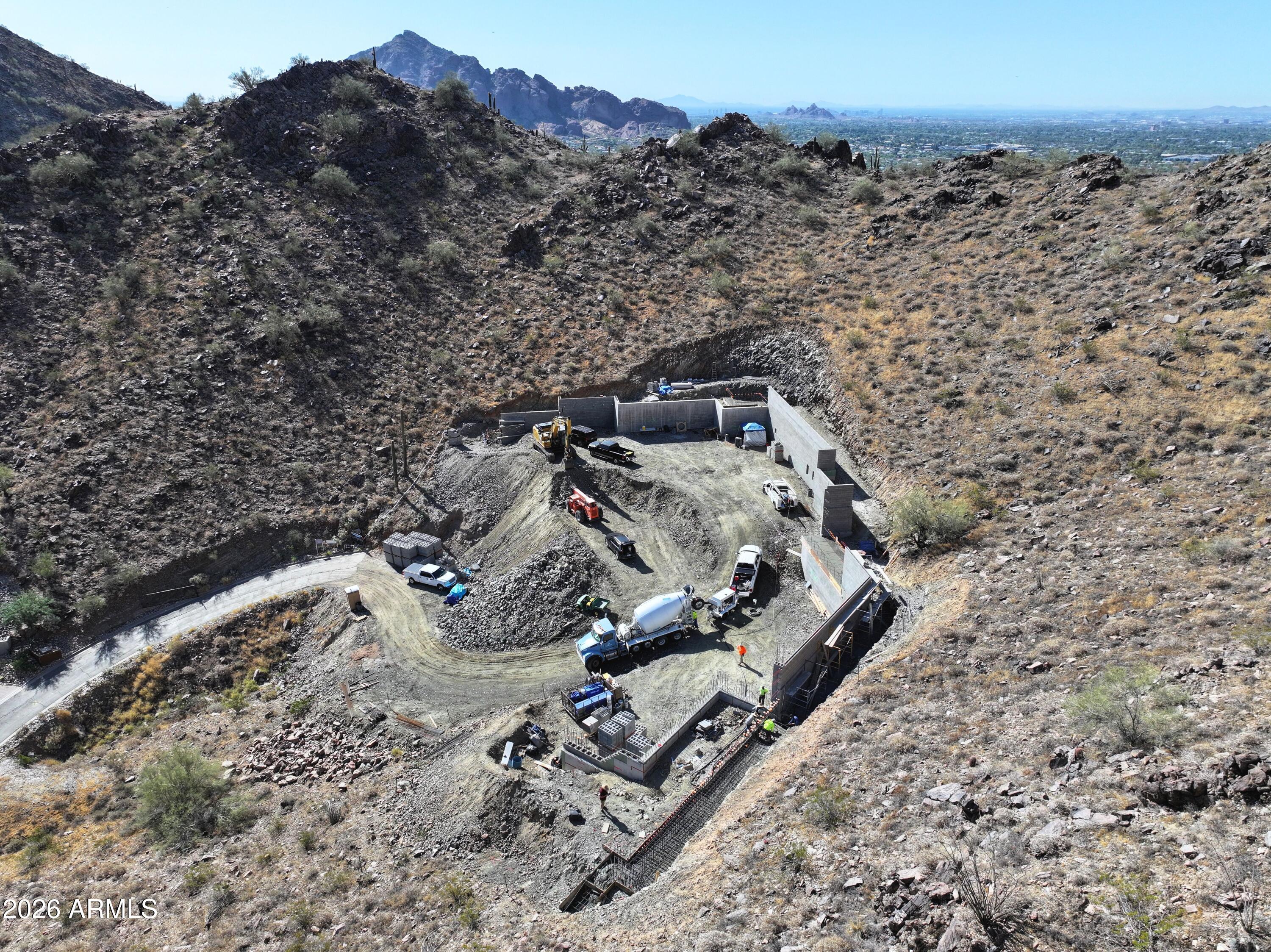 CROWN CANYON - Residential