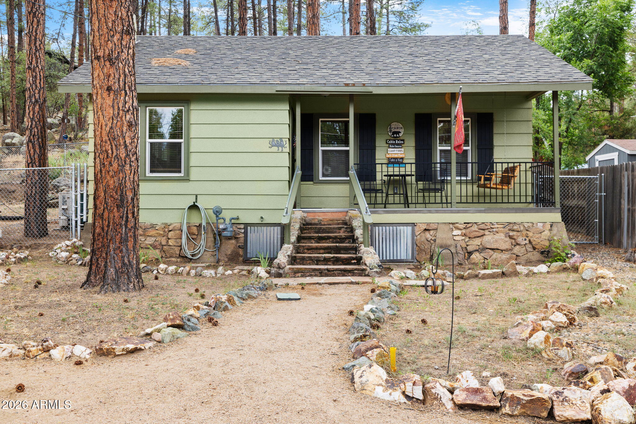 805 W CANYON Drive