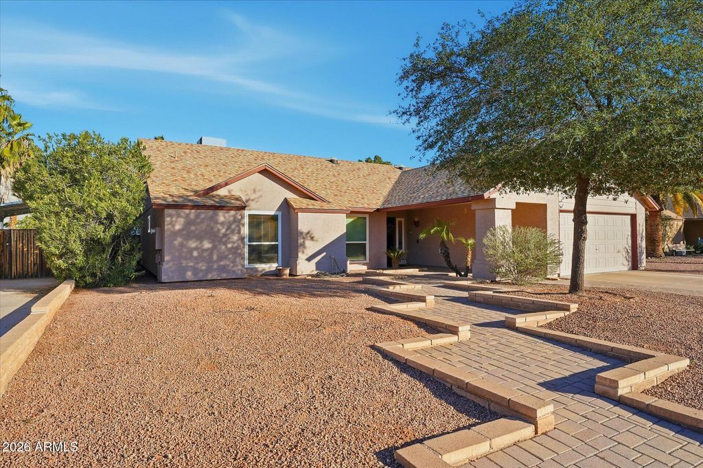 Photo of 712 W Loughlin Drive, Chandler, AZ 85225 (MLS # 6975574)