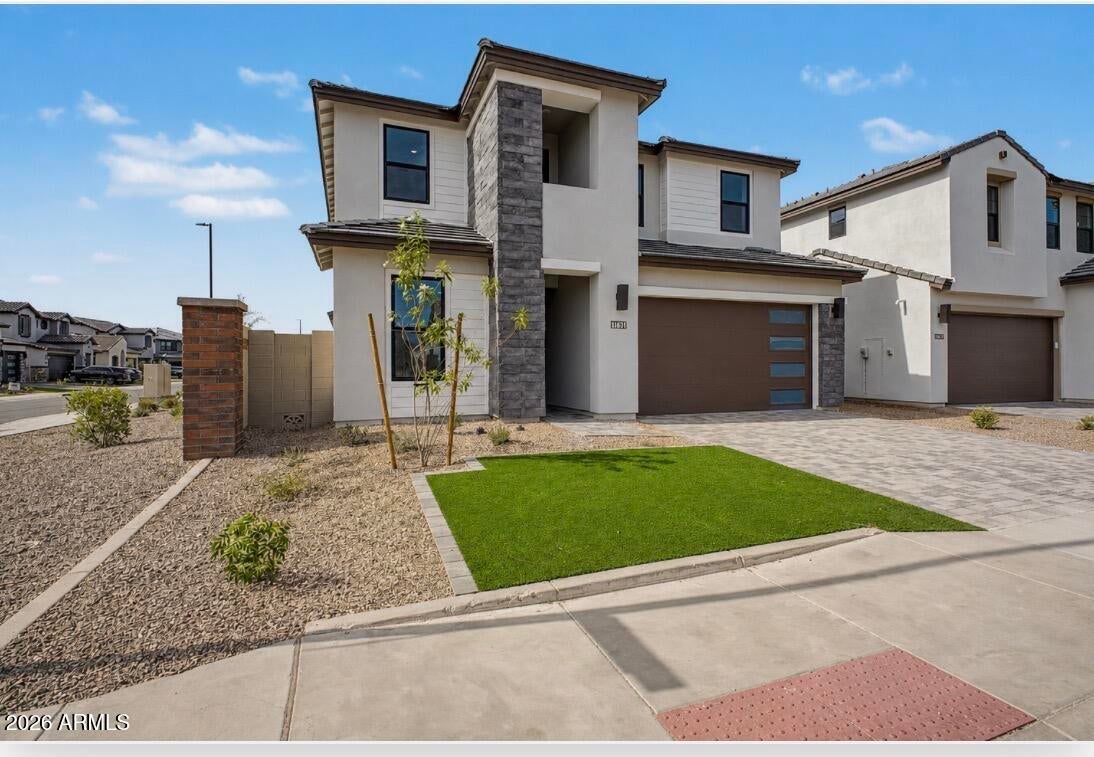 1131 E YELLOWSTONE Place