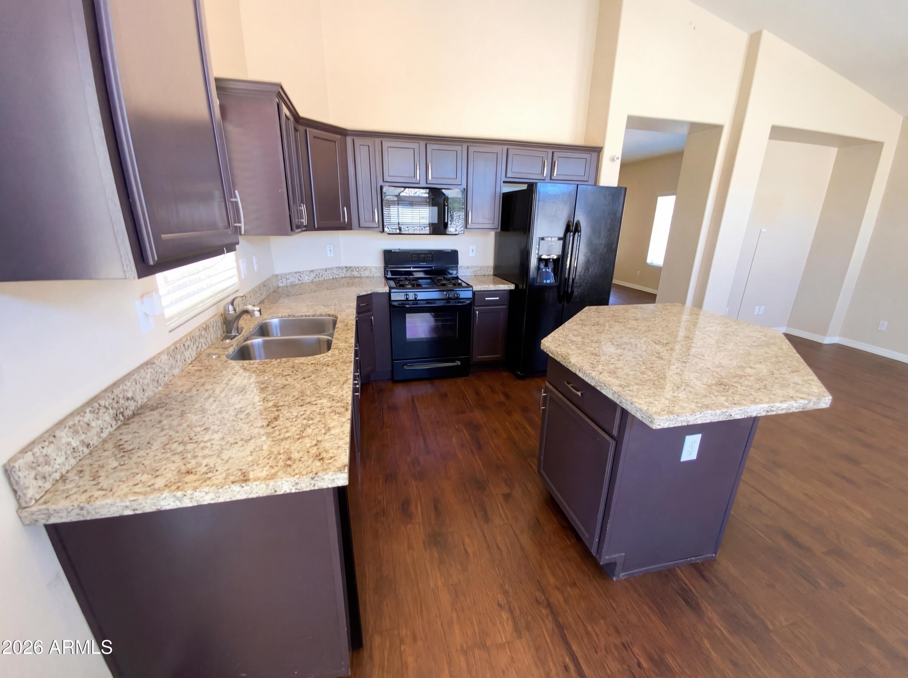 3938 W HACKAMORE Drive