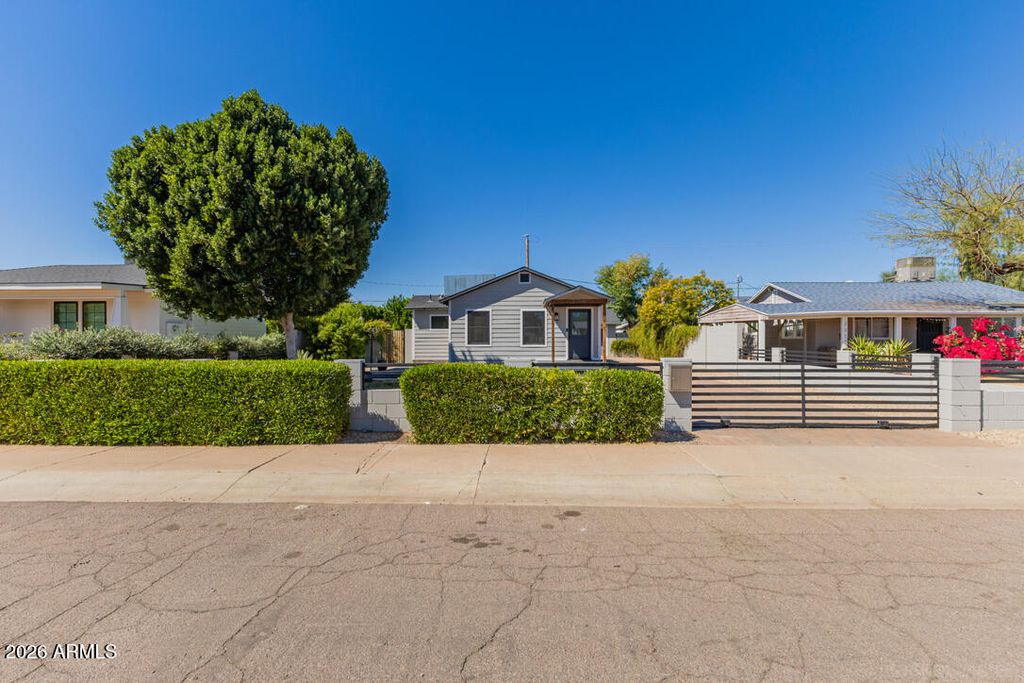 Photo of 2316 N Mitchell Street, Phoenix, AZ 85006 (MLS # 7001491)