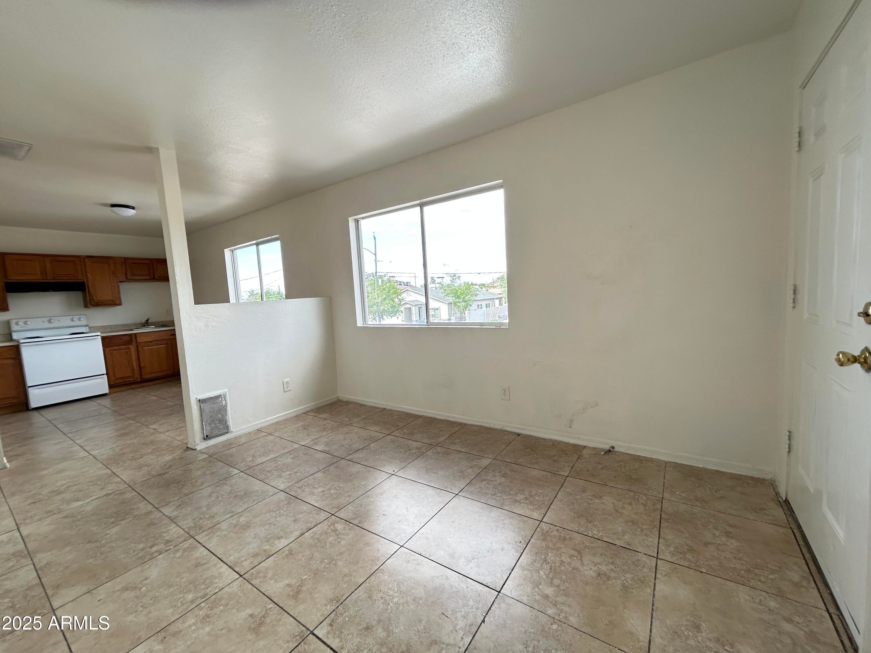 1321 W Vogel Avenue Apt 6