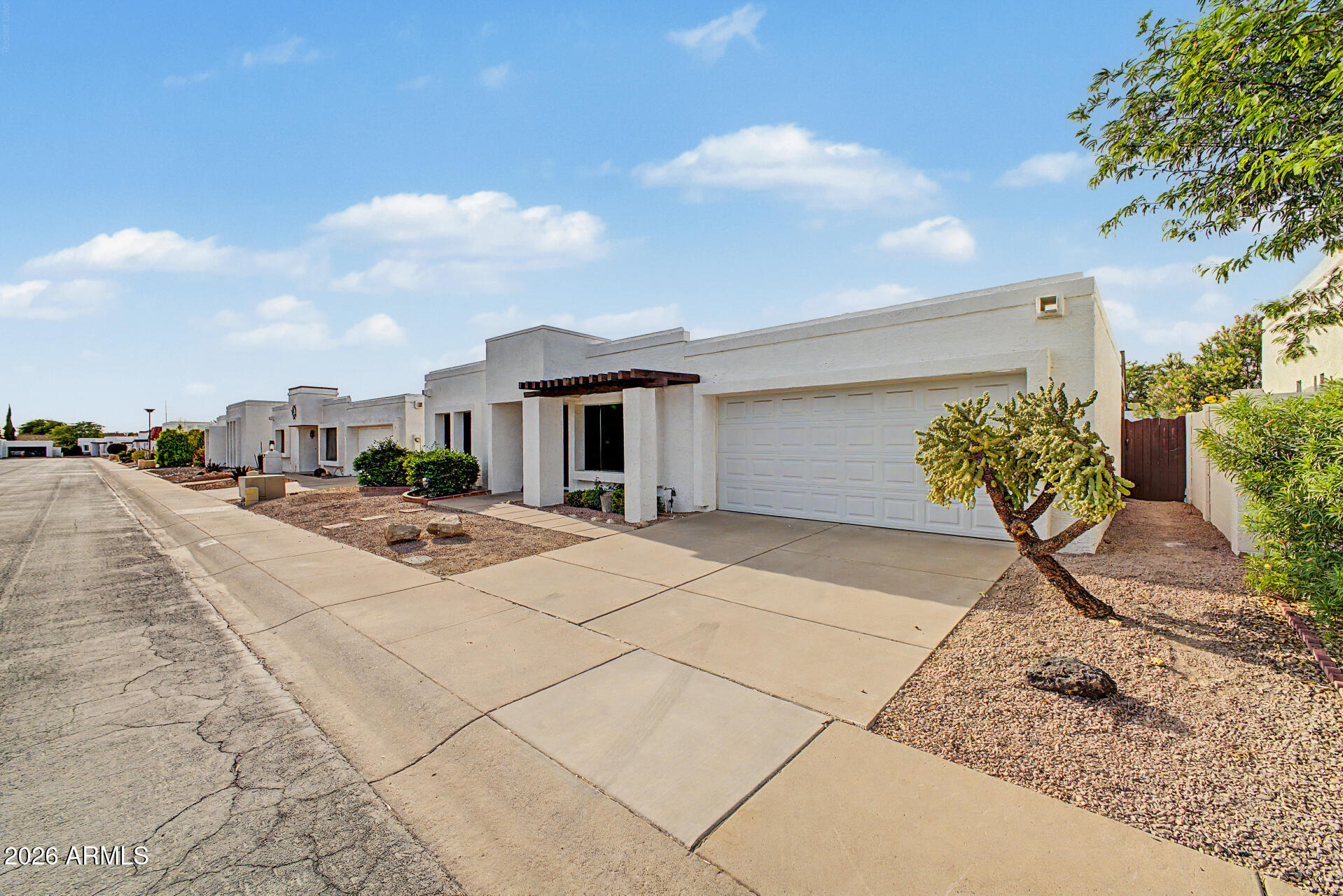 1014 E VILLA MARIA Drive