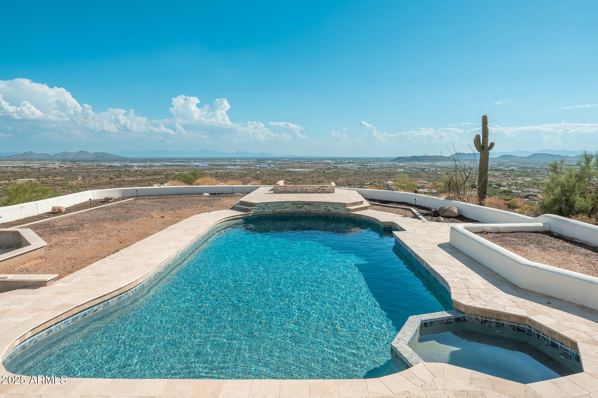 301 E JOMAX Road