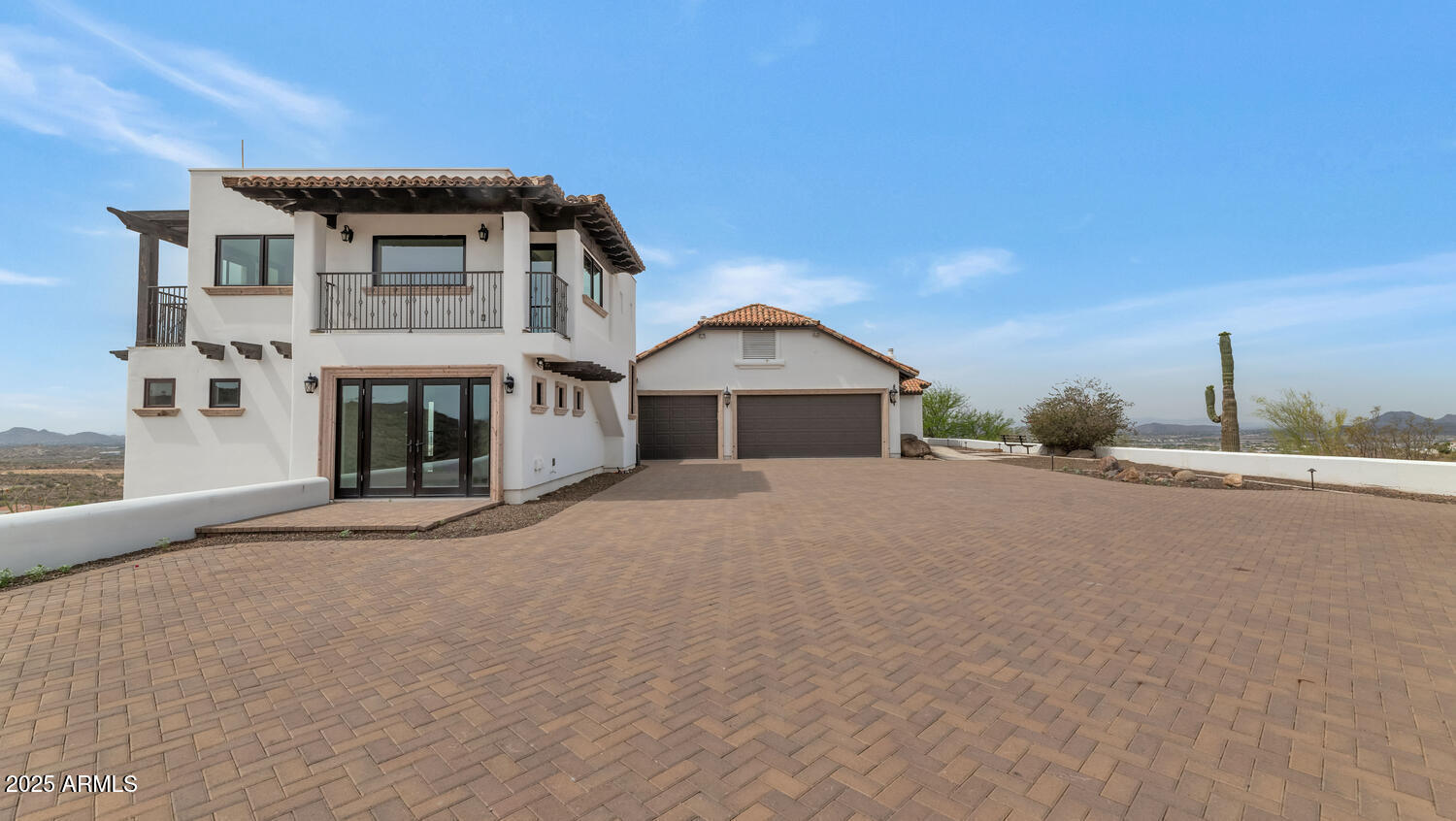 301 E JOMAX Road