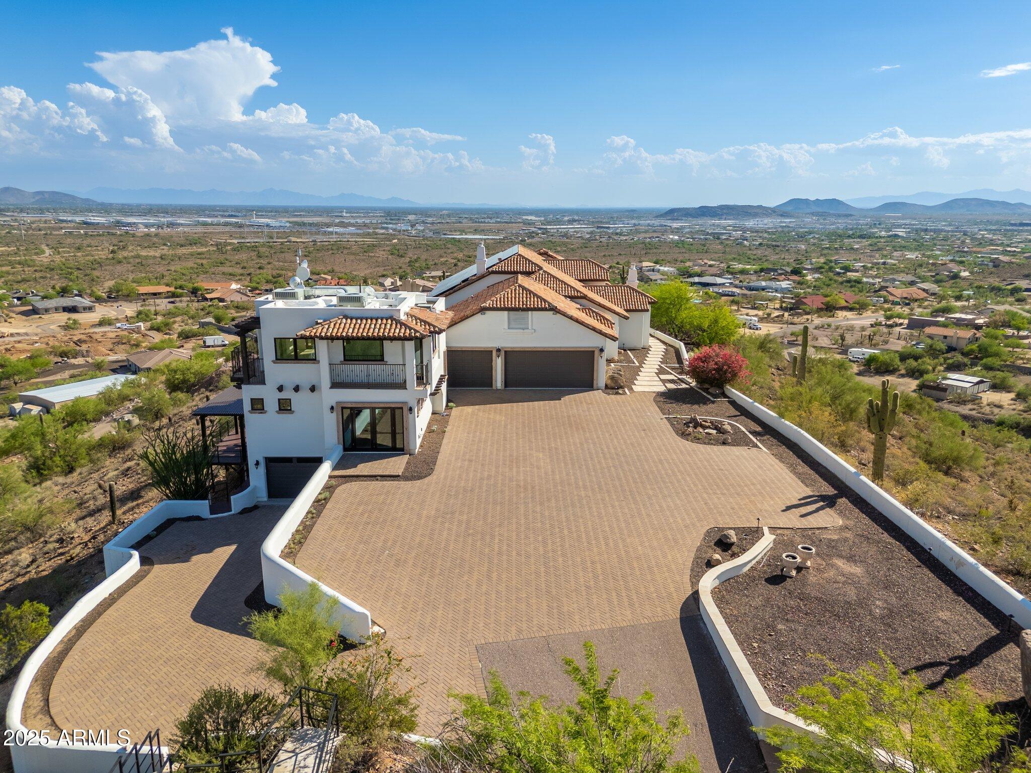 301 E JOMAX Road