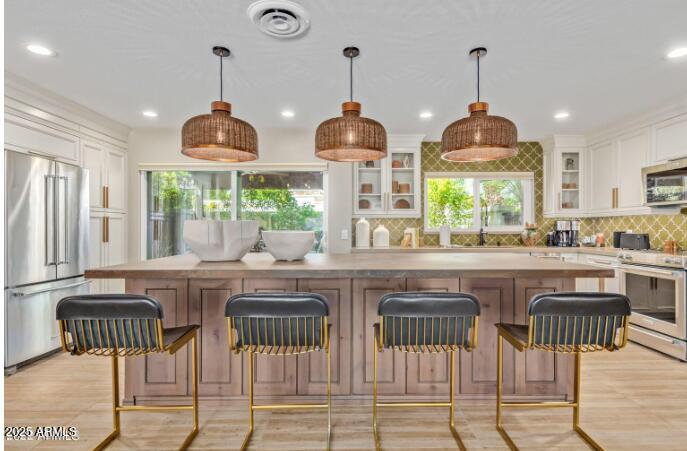 2551 E MISSOURI Avenue