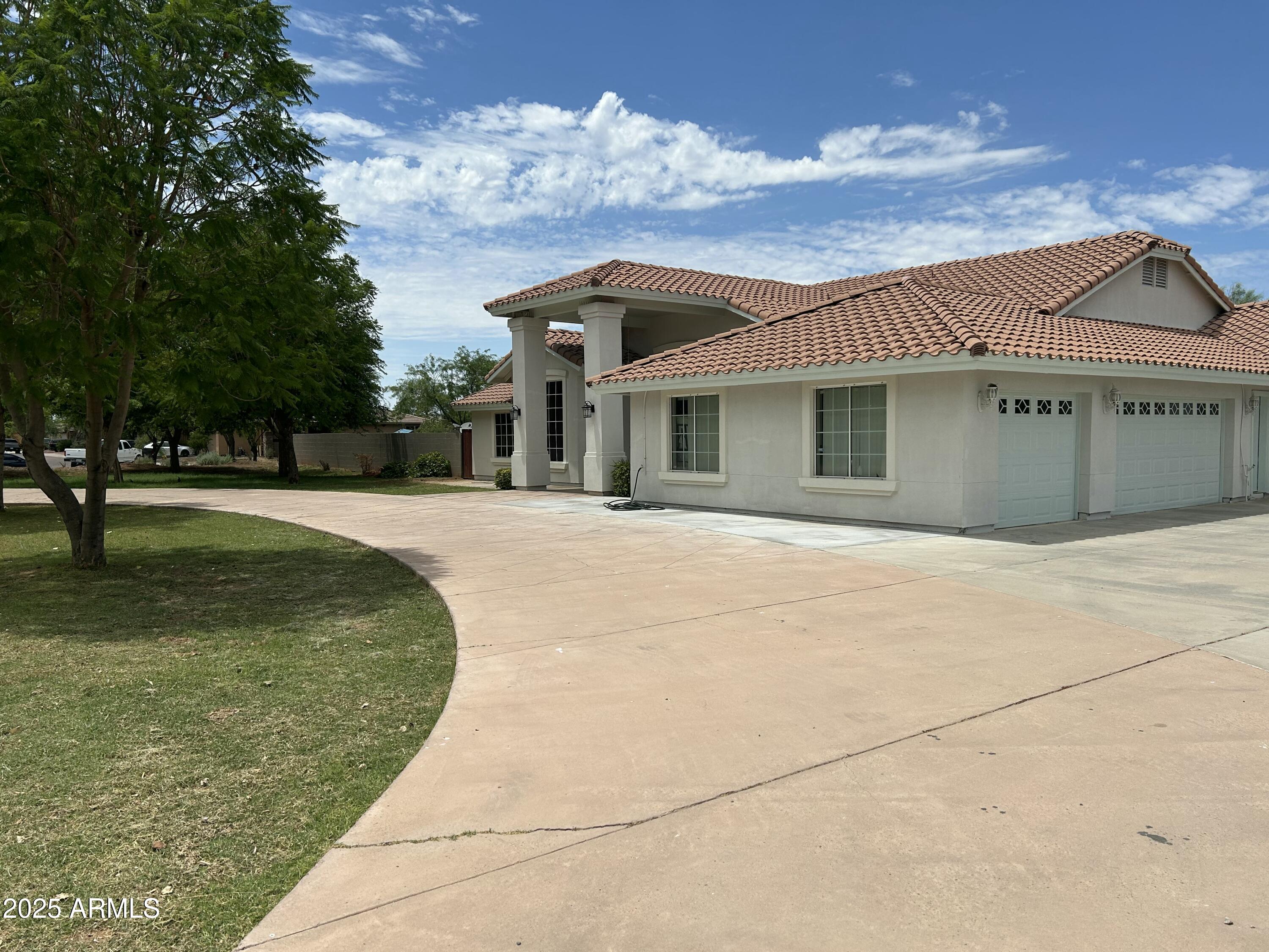 5238 W CALDWELL Street