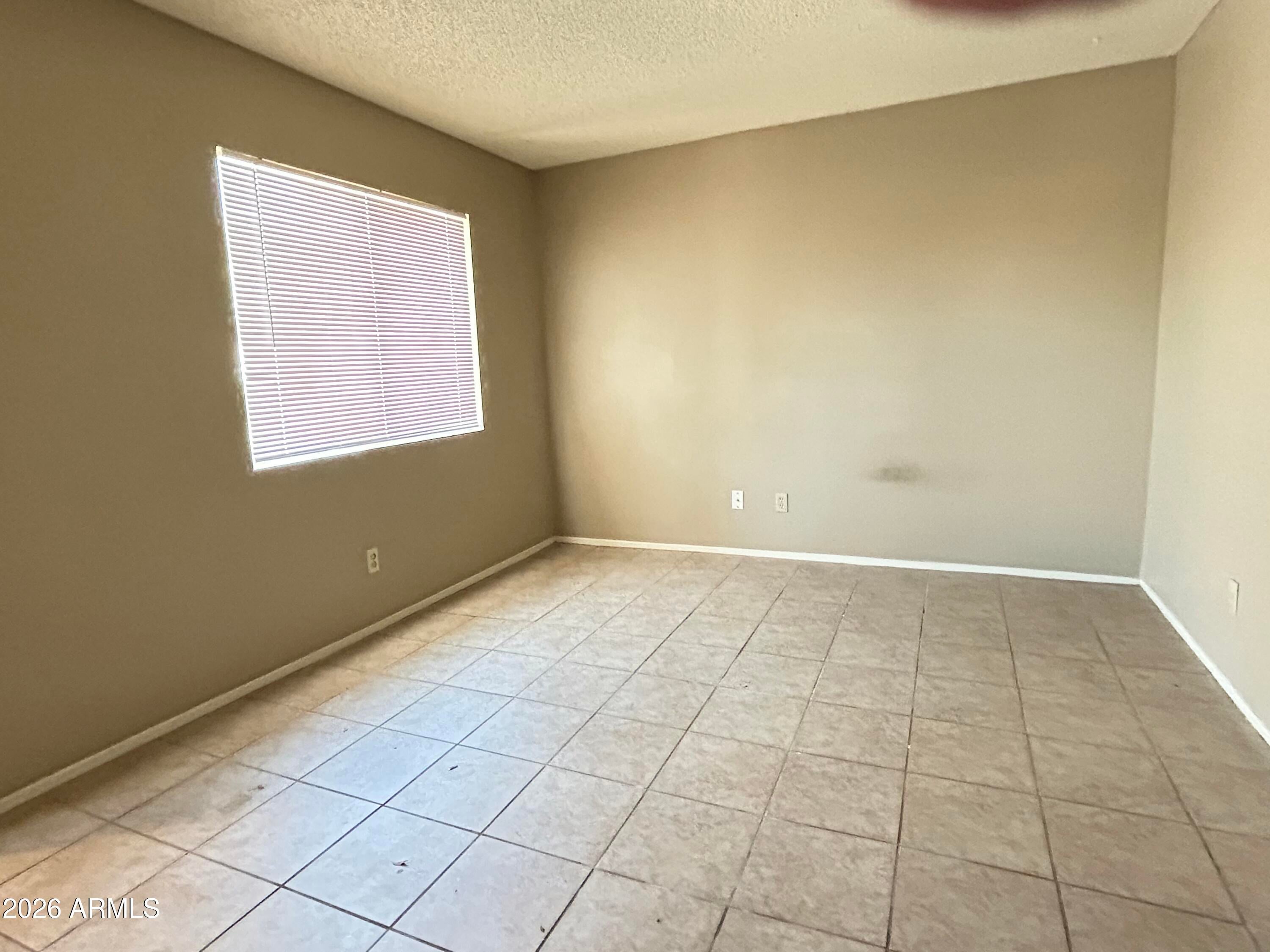 3511 E BASELINE Road 1092