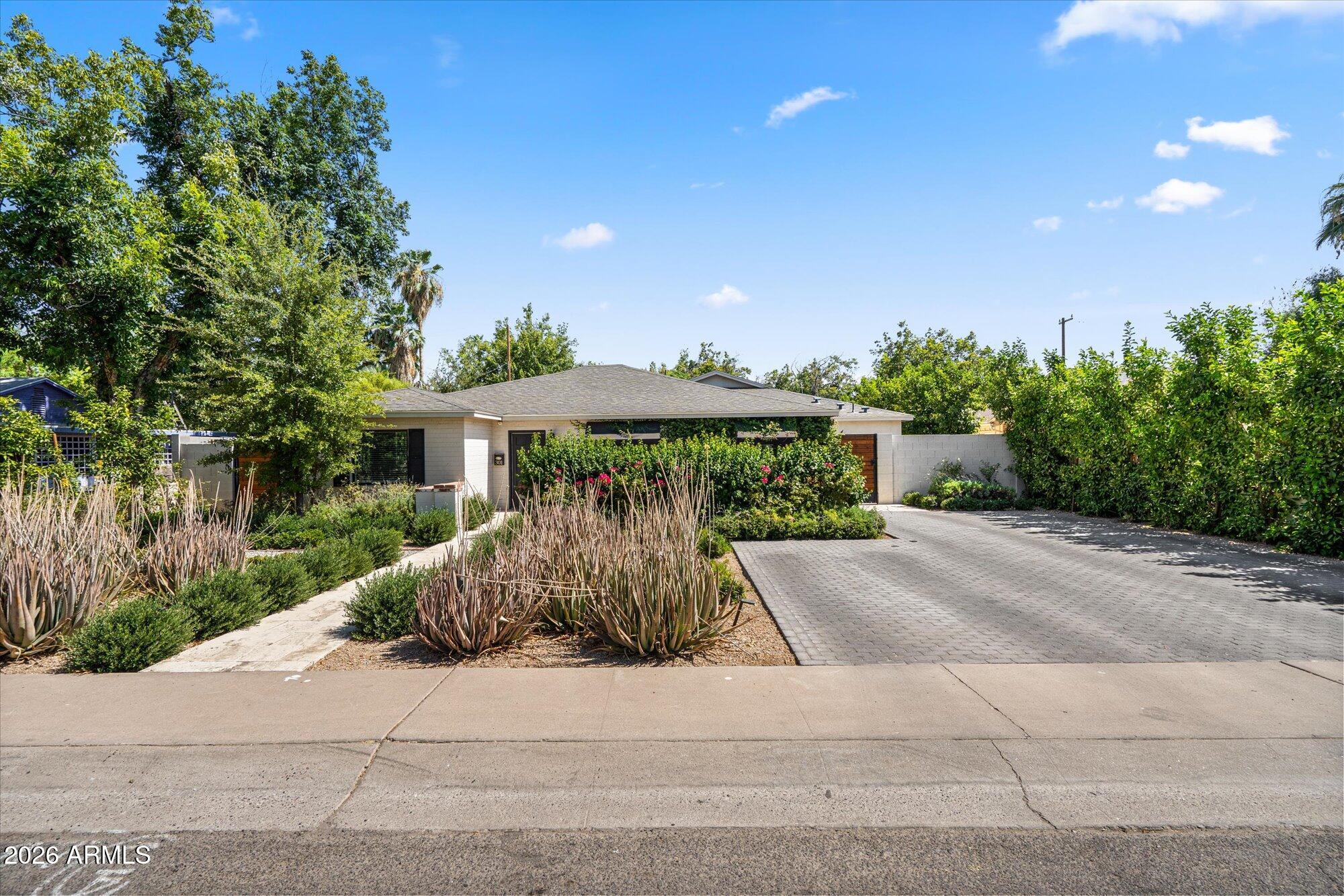 301 E 14TH Street