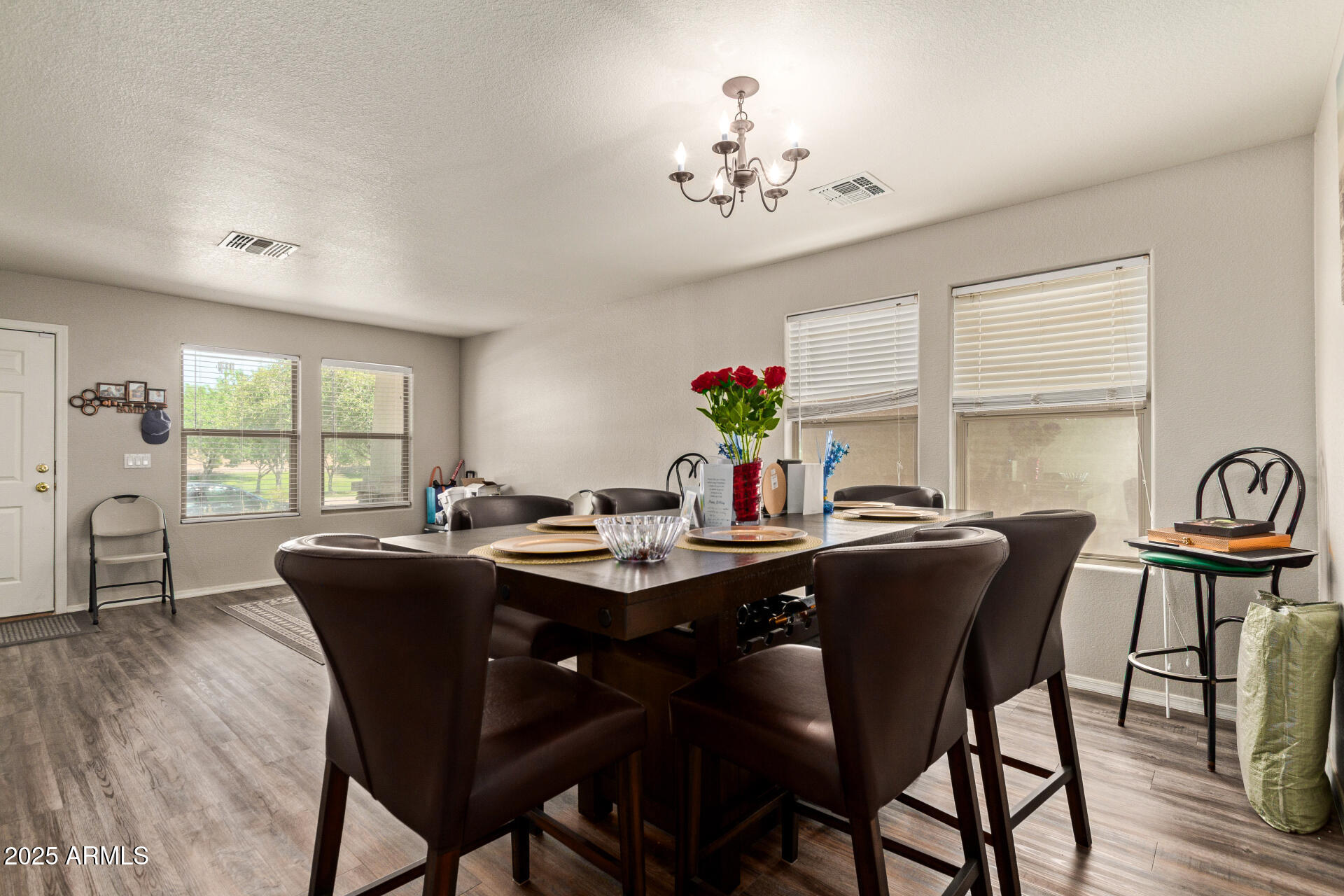 809 E COWBOY COVE Trail