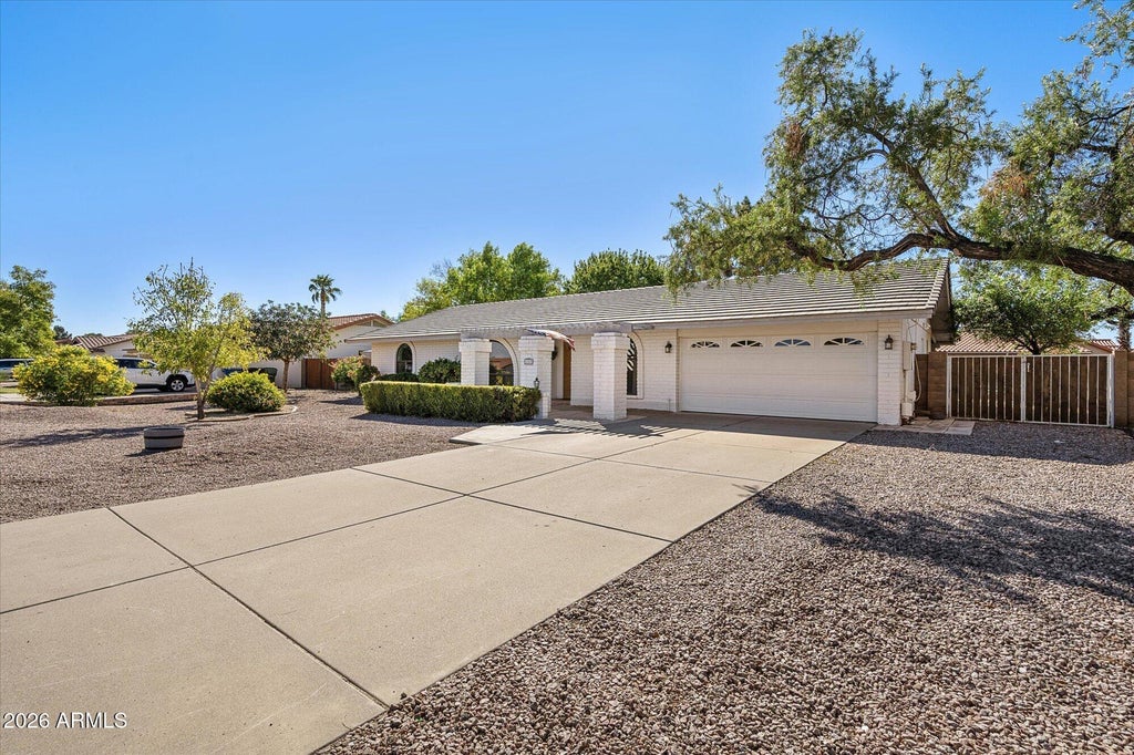 Photo of 1163 E Vinedo Lane, Tempe, AZ 85284 (MLS # 7095532)