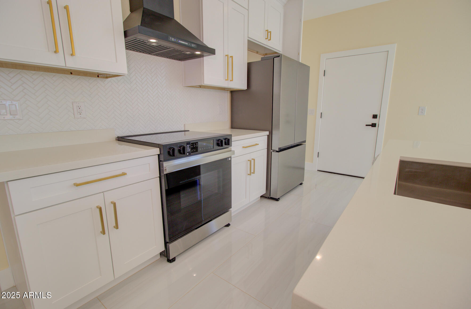 461 W Lindbergh Avenue