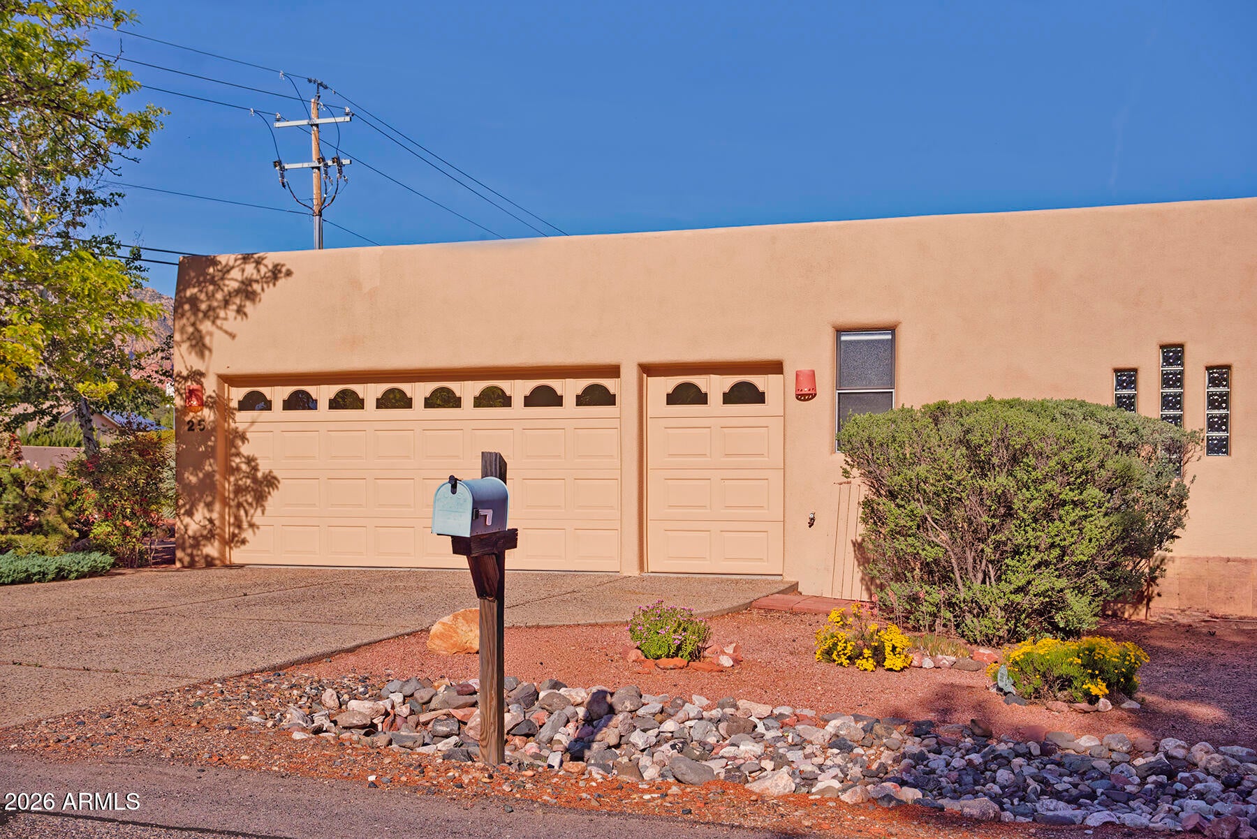 25 CREEK ROCK Road