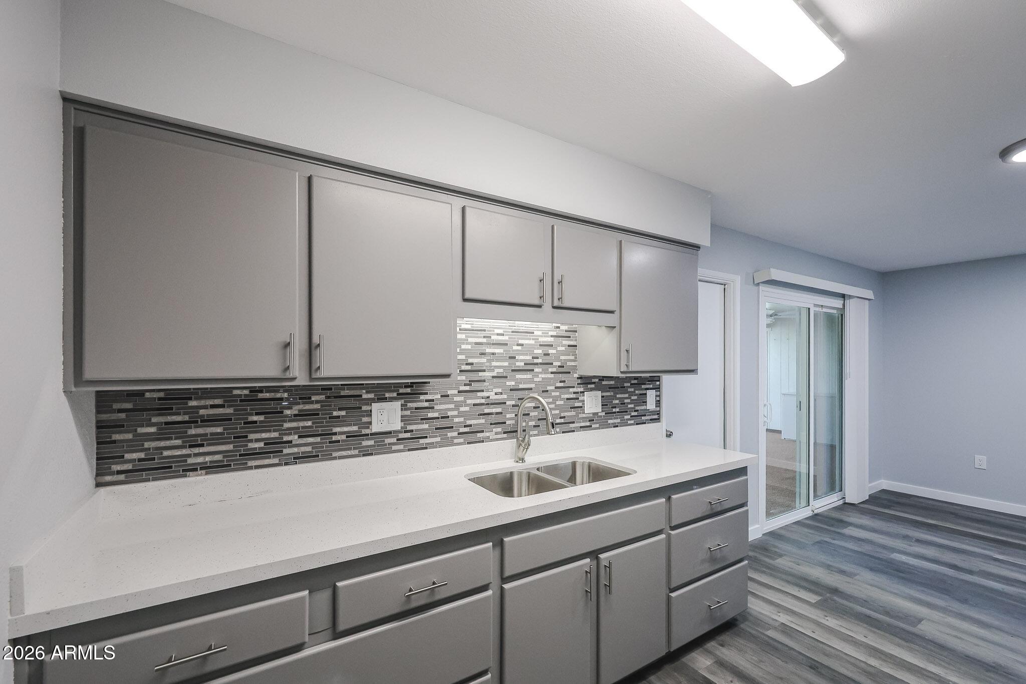 9903 W HAWTHORN Drive