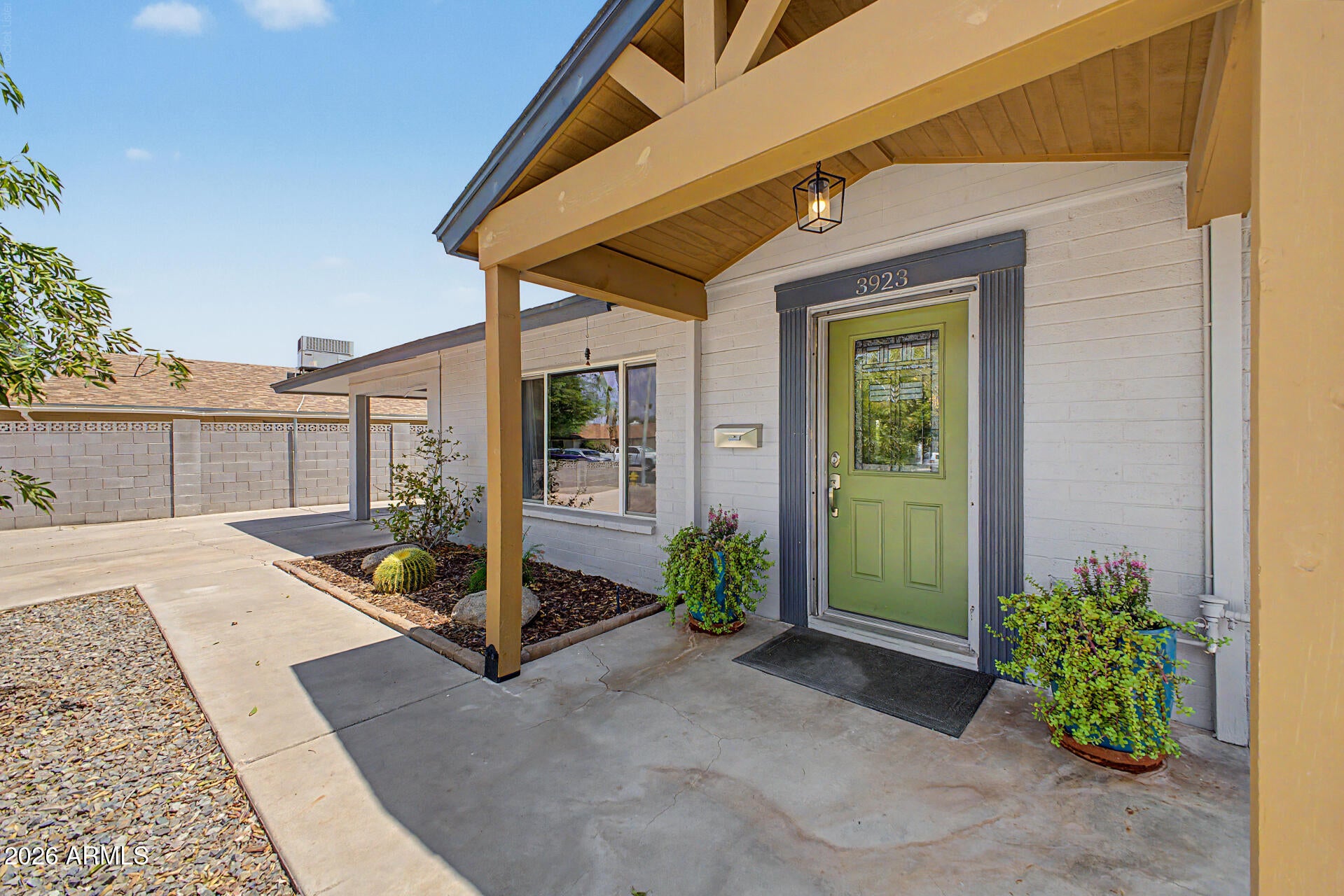 3923 S DORSEY Lane