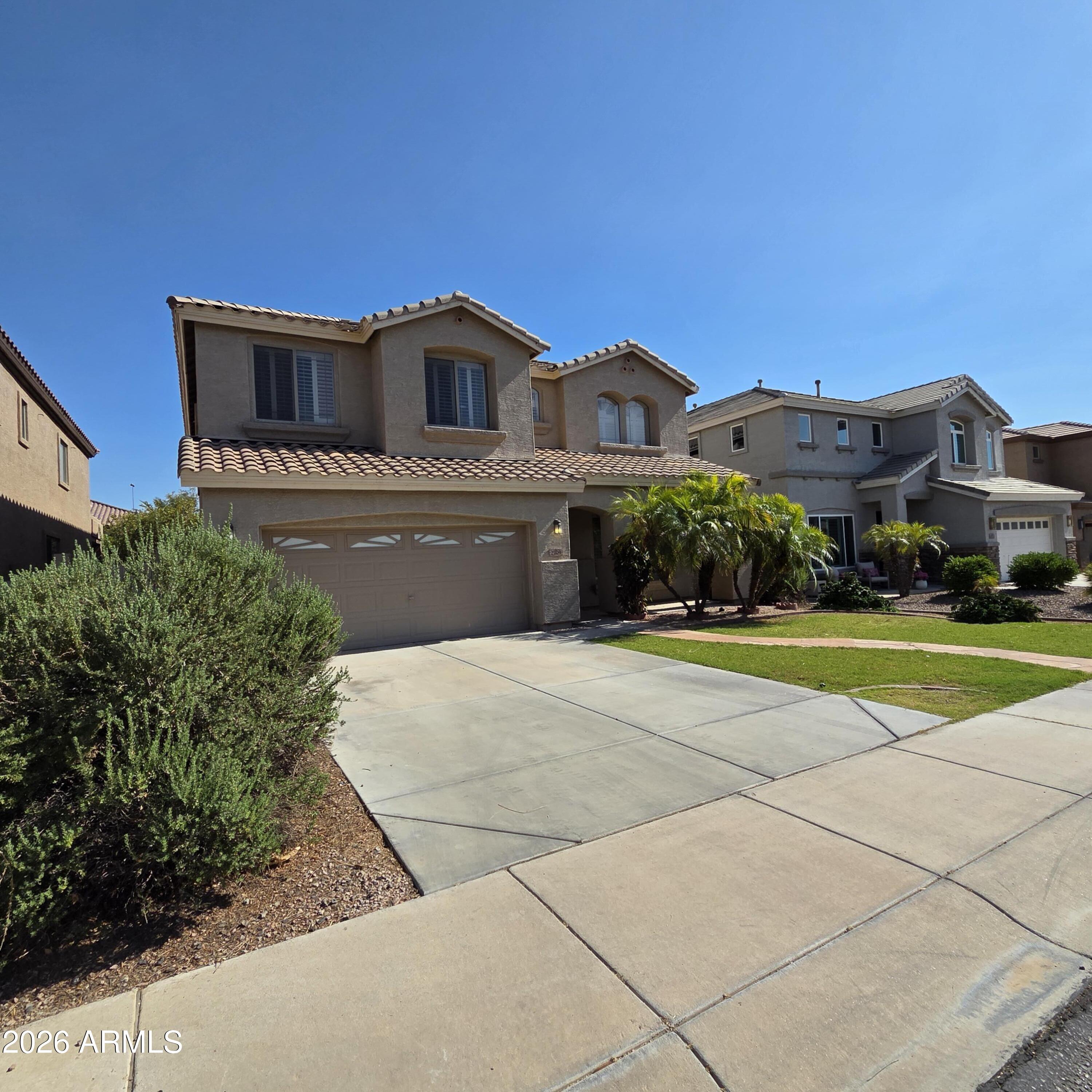 2709 W Redwood Lane