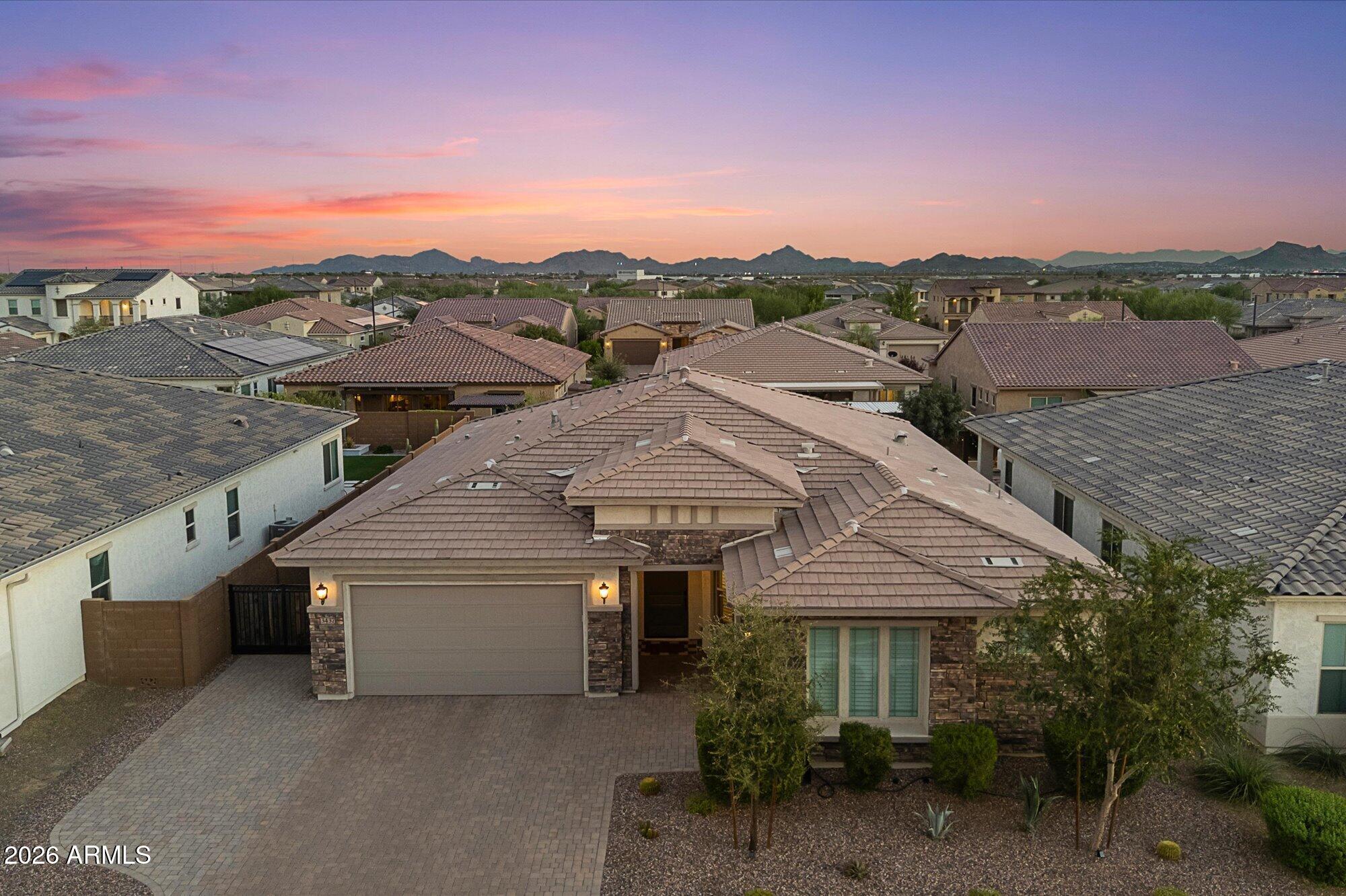 3437 E DALEY Lane