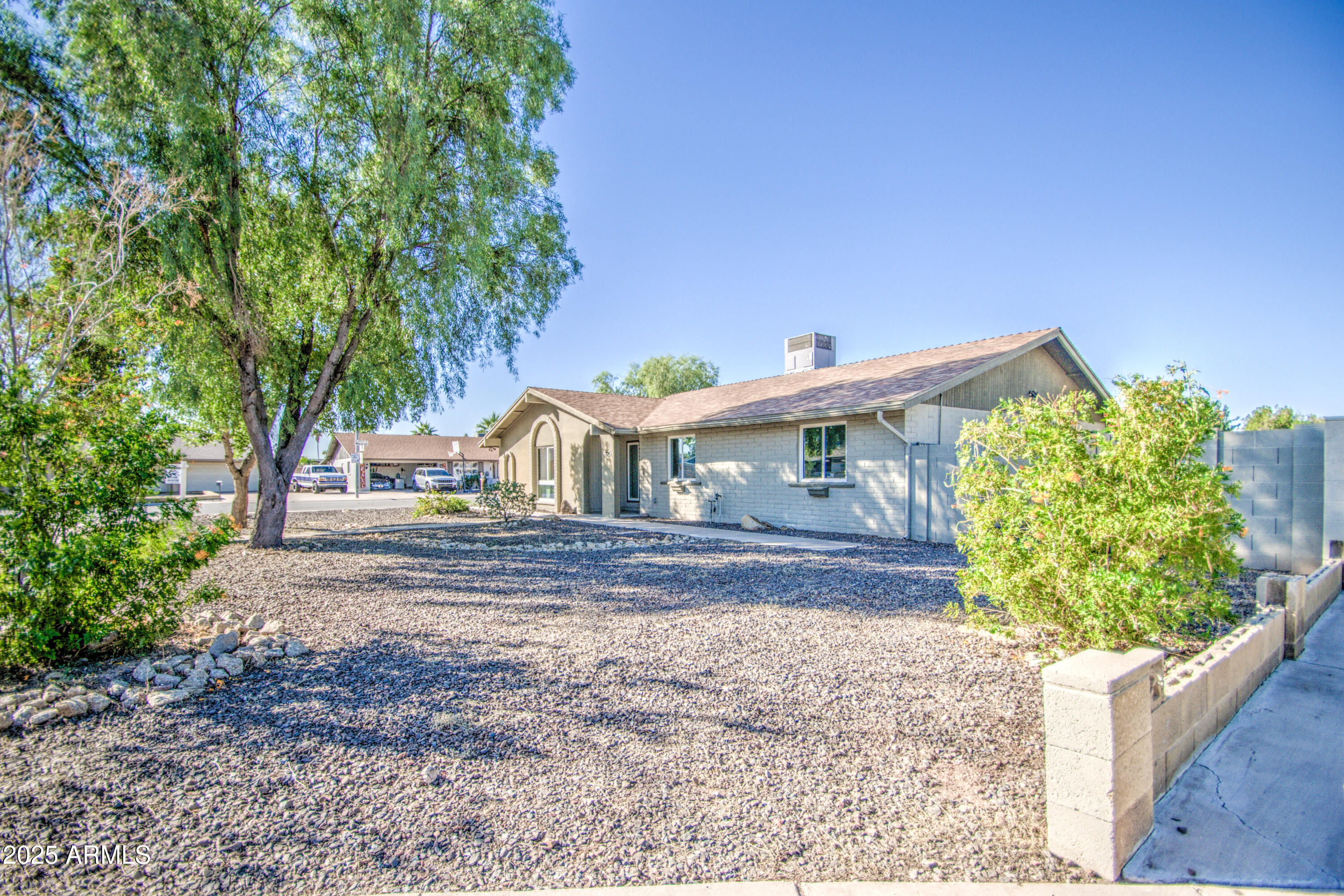 3824 W SHANGRI LA Road