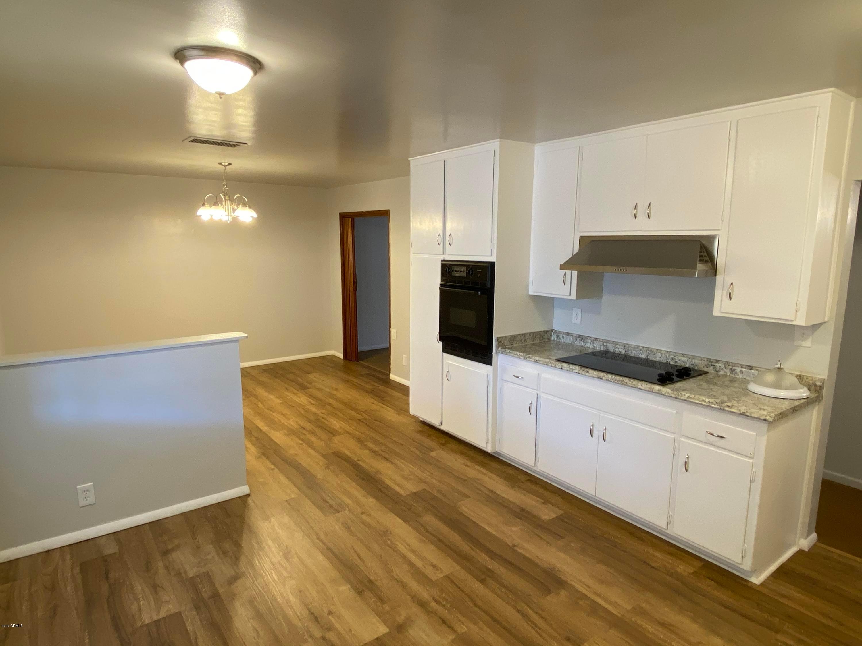 1014 W 17th Place MH